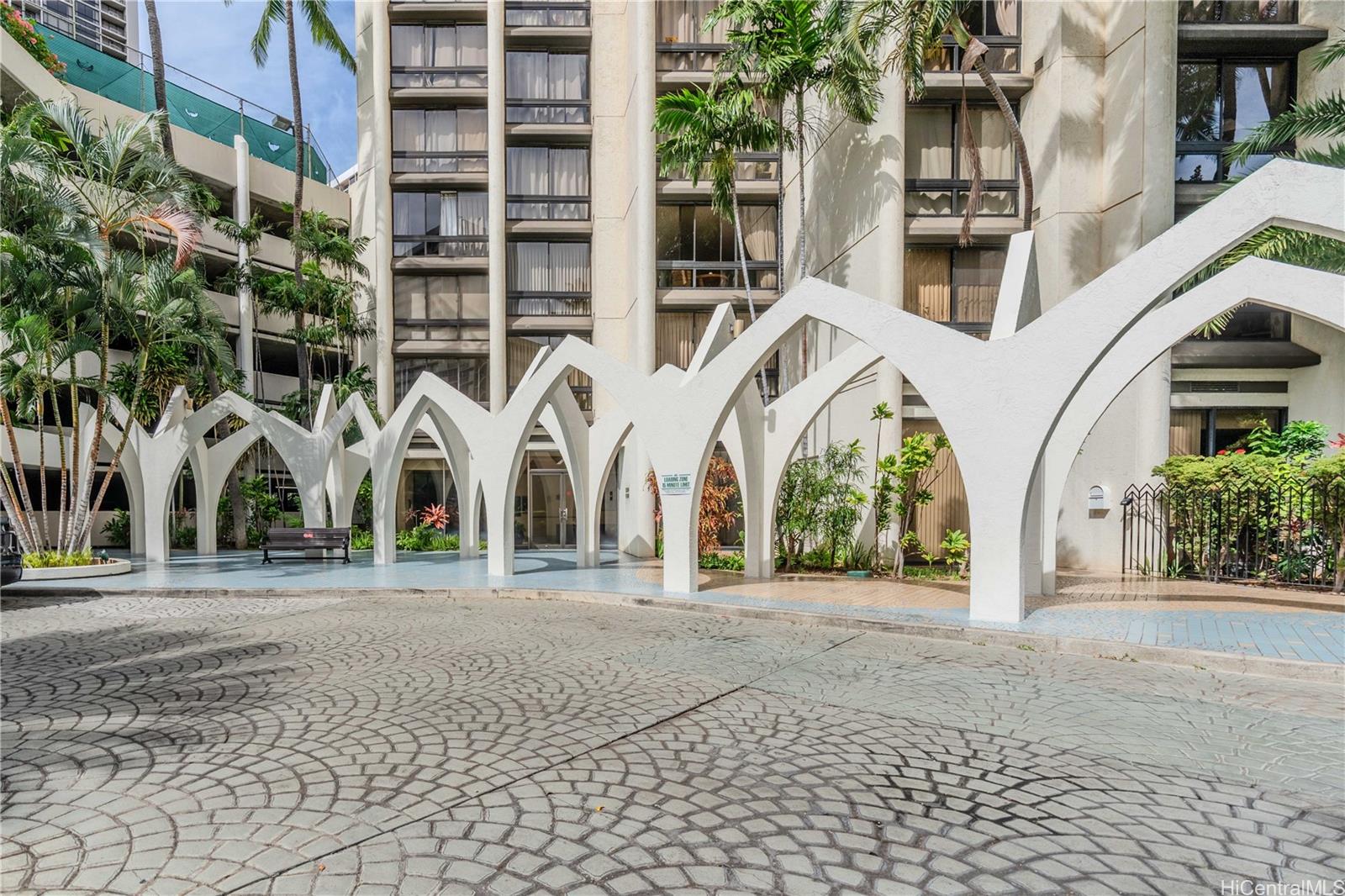 Liliuokalani Gardens condo # II914, Honolulu, Hawaii - photo 4 of 25