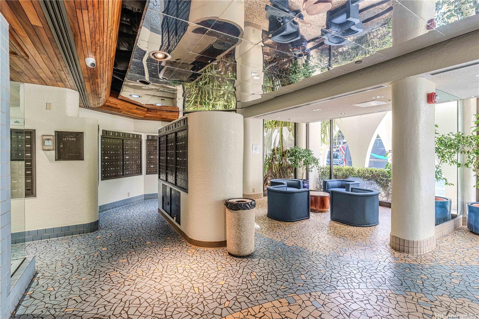 Liliuokalani Gardens condo # II914, Honolulu, Hawaii - photo 10 of 25