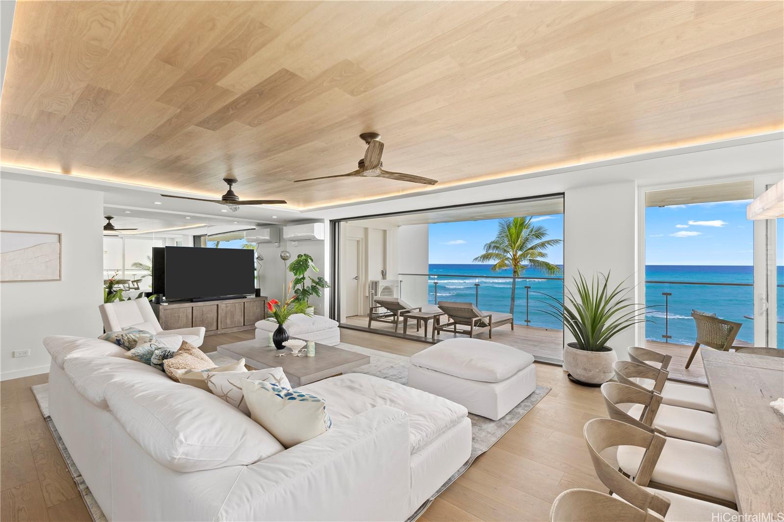 3003 Kalakaua condo # 5A, Honolulu, Hawaii - photo 2 of 25