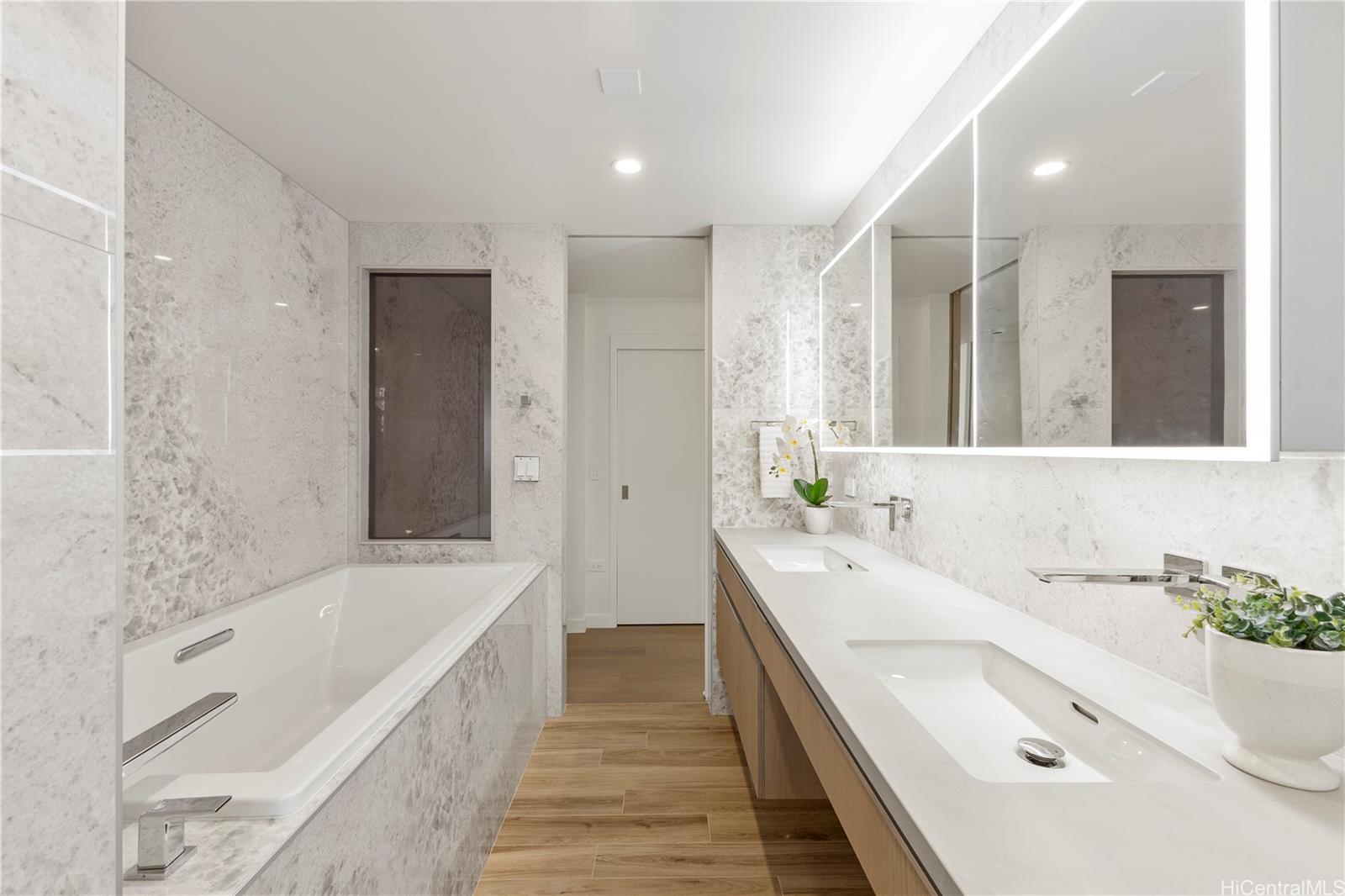 3003 Kalakaua condo # 5A, Honolulu, Hawaii - photo 19 of 25