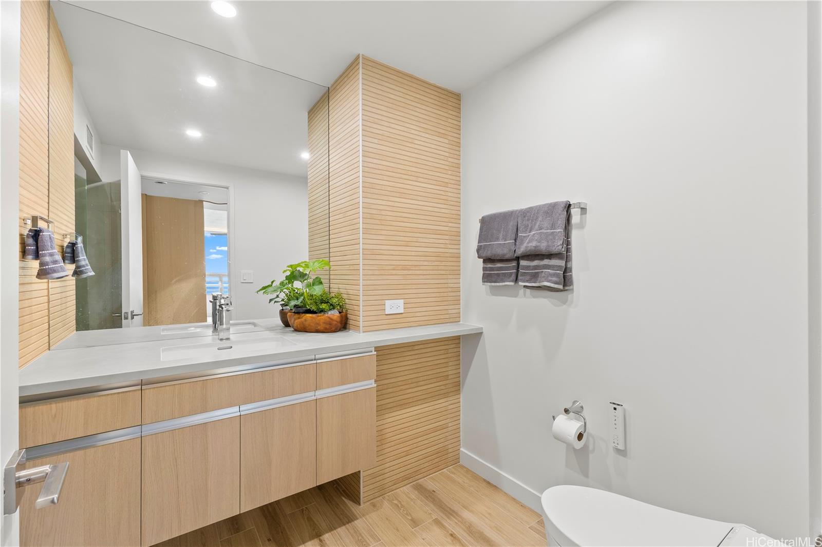 3003 Kalakaua condo # 5A, Honolulu, Hawaii - photo 22 of 25