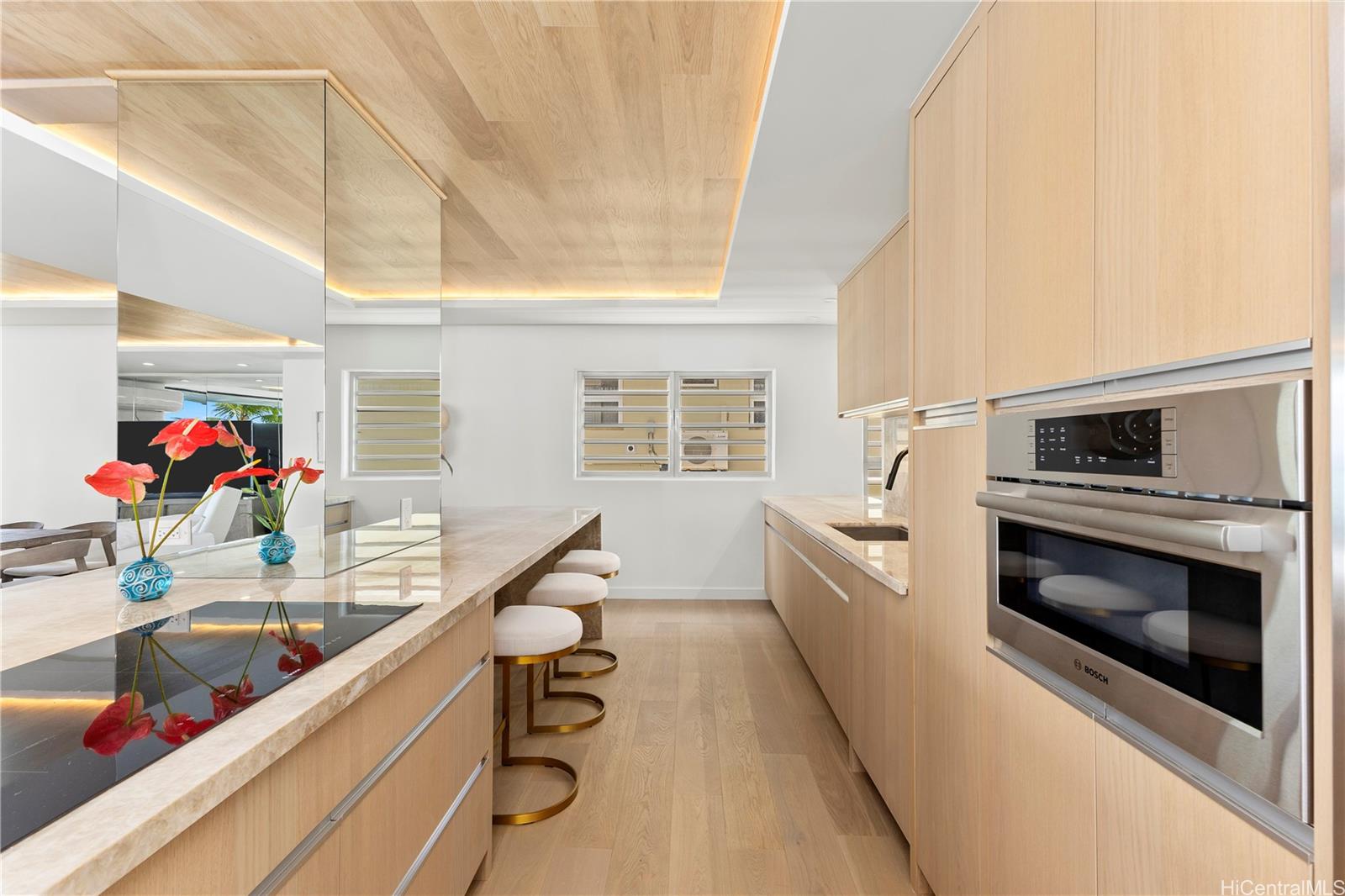 3003 Kalakaua condo # 5A, Honolulu, Hawaii - photo 7 of 25