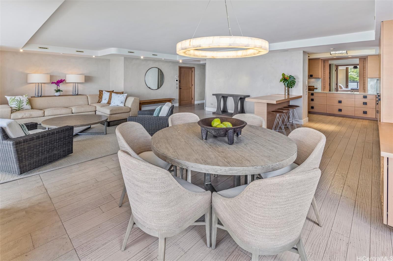 3003 Kalakaua condo # 5B, Honolulu, Hawaii - photo 2 of 25