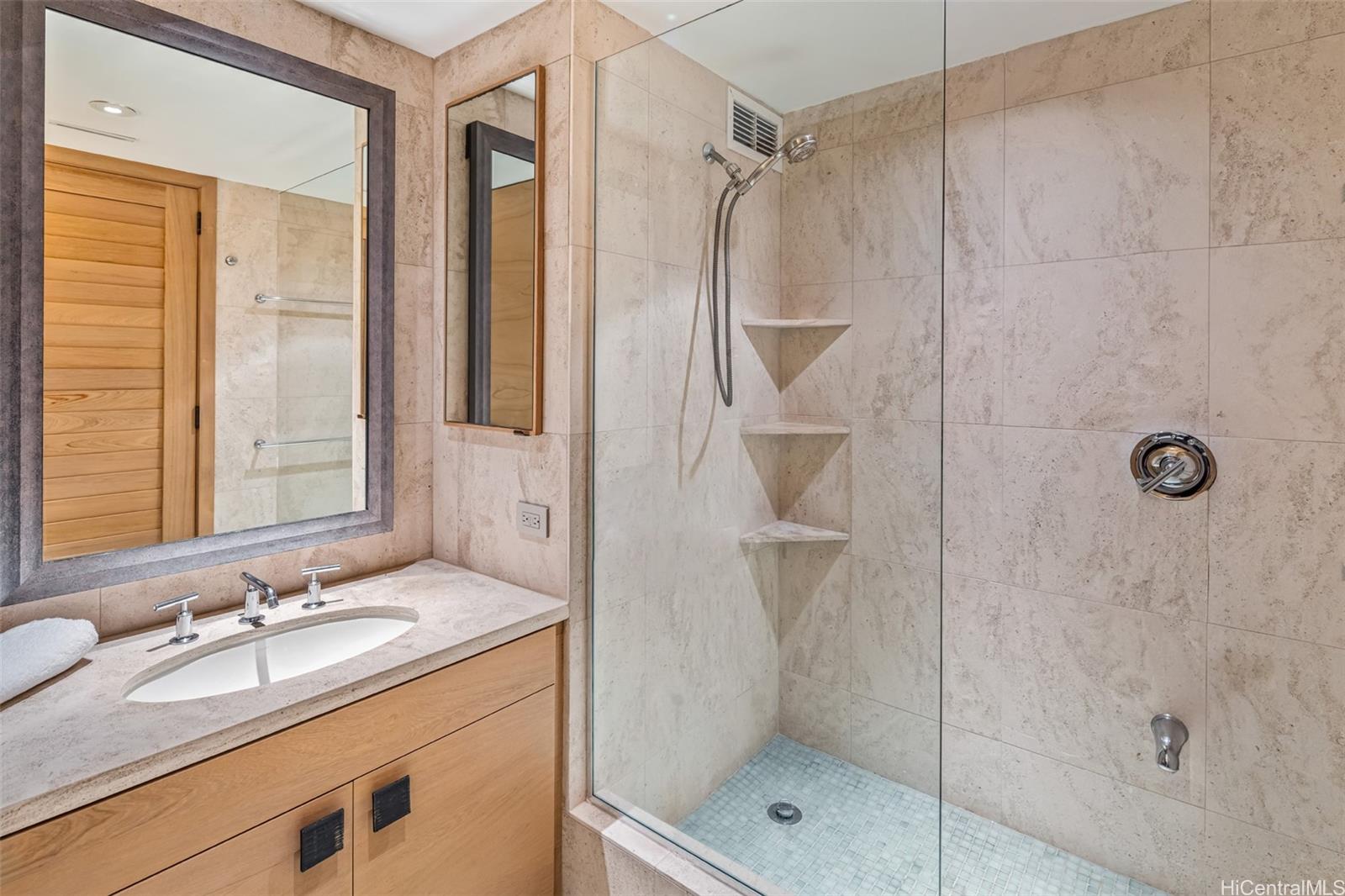 3003 Kalakaua condo # 5B, Honolulu, Hawaii - photo 15 of 25