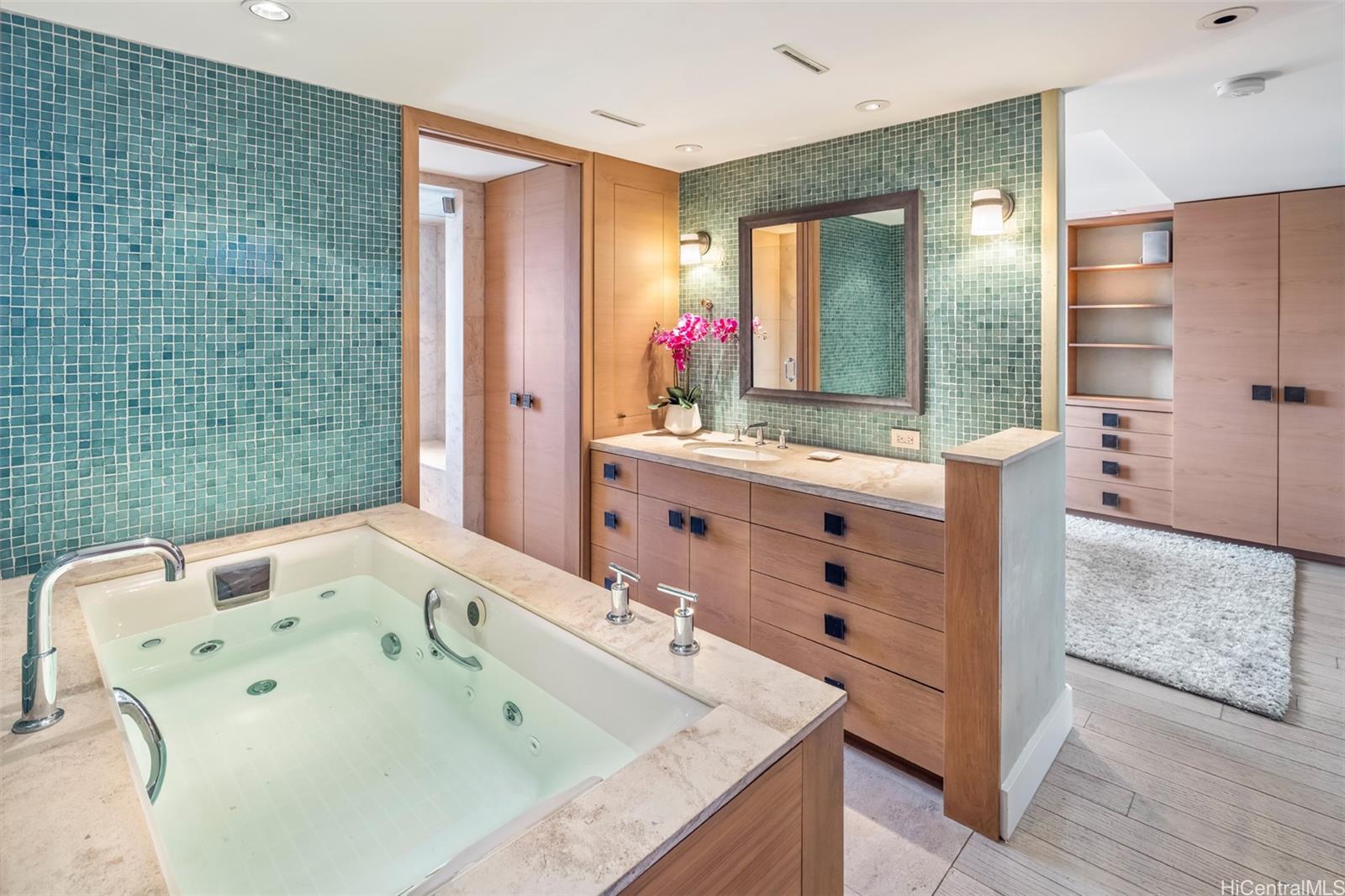 3003 Kalakaua condo # 5B, Honolulu, Hawaii - photo 16 of 25