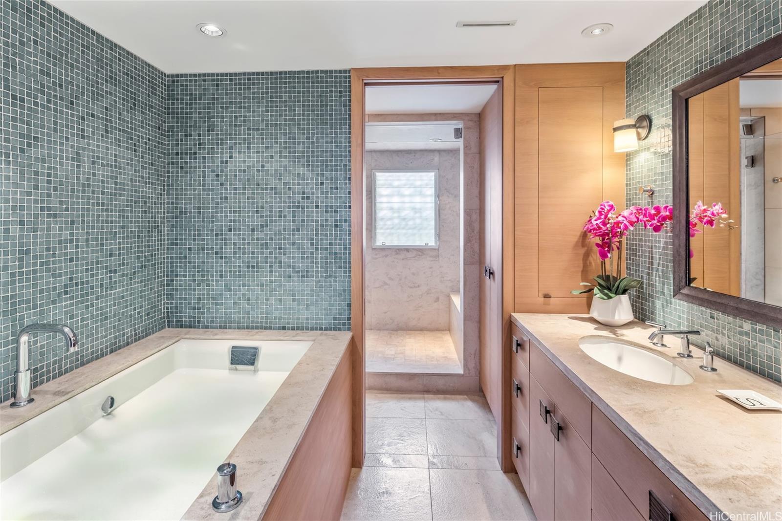 3003 Kalakaua condo # 5B, Honolulu, Hawaii - photo 17 of 25