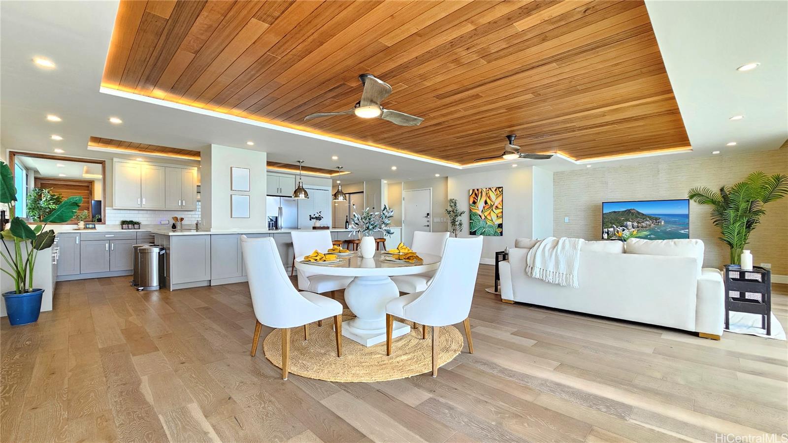 3003 Kalakaua condo # 6A, Honolulu, Hawaii - photo 9 of 25