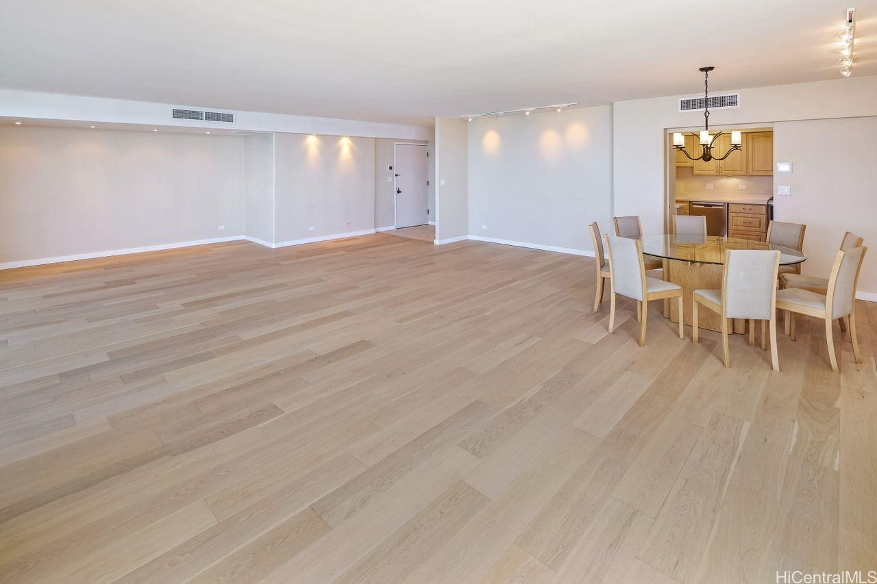 3003 Kalakaua condo # 7B, Honolulu, Hawaii - photo 6 of 25