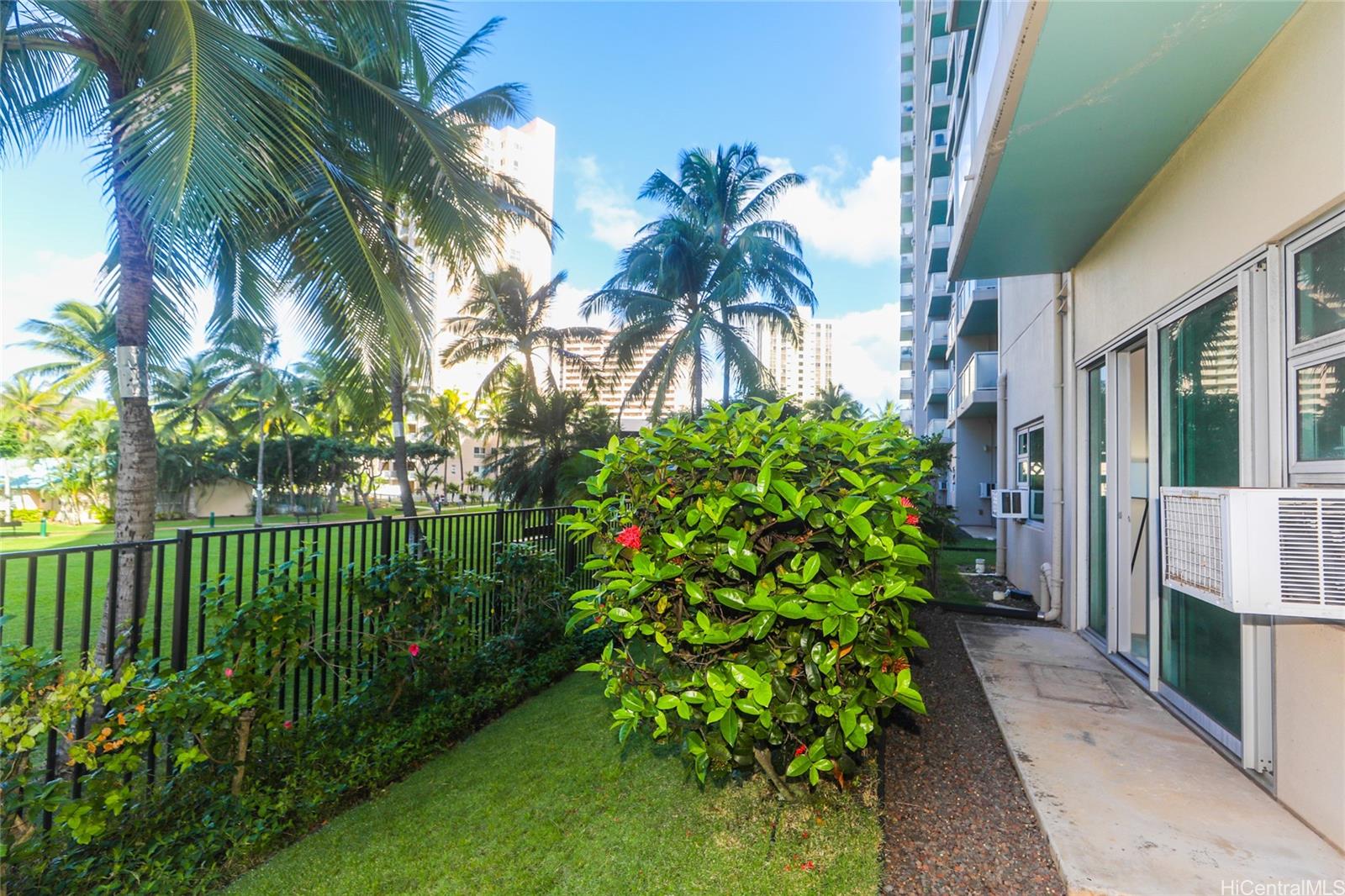 Country Club Village 6 condo # 103, Honolulu, Hawaii - photo 20 of 25