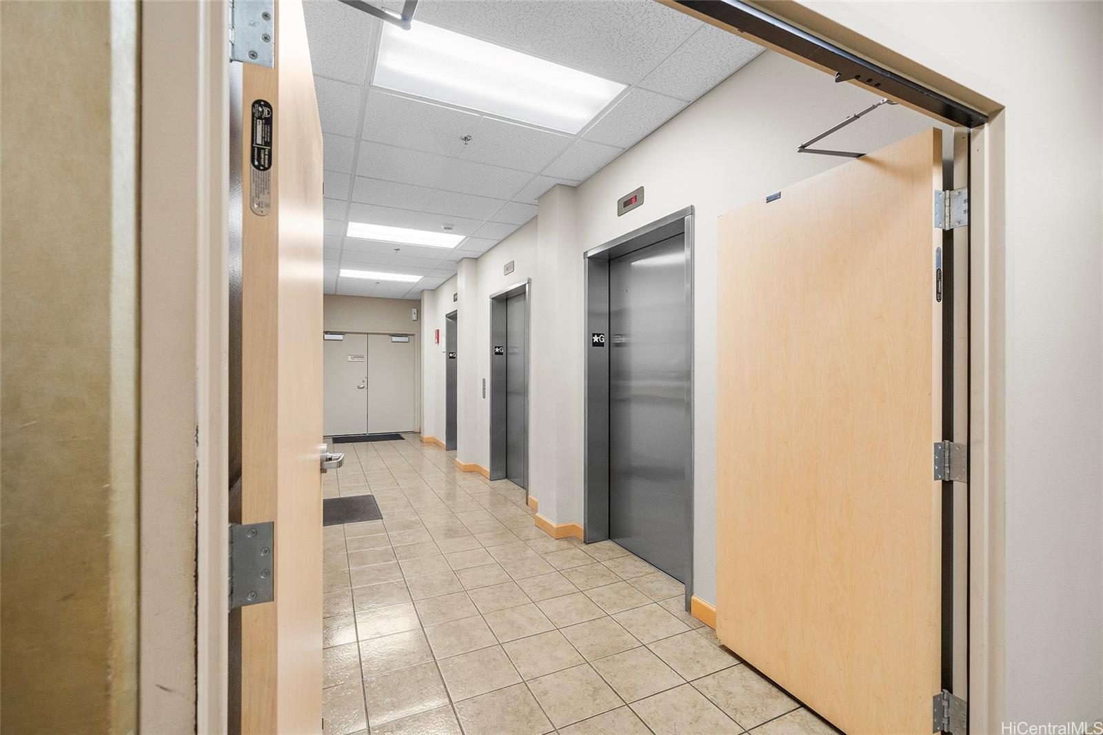 Country Club Village 6 condo # 1403, Honolulu, Hawaii - photo 12 of 17