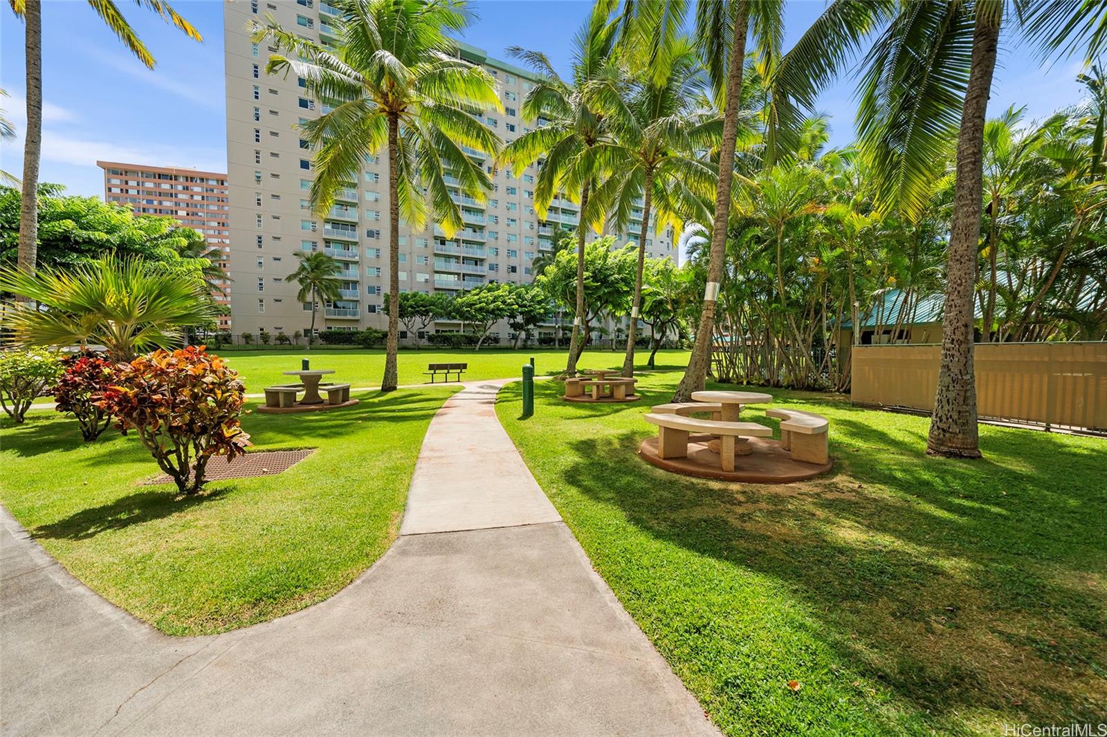 Country Club Village 6 condo # 1403, Honolulu, Hawaii - photo 17 of 17