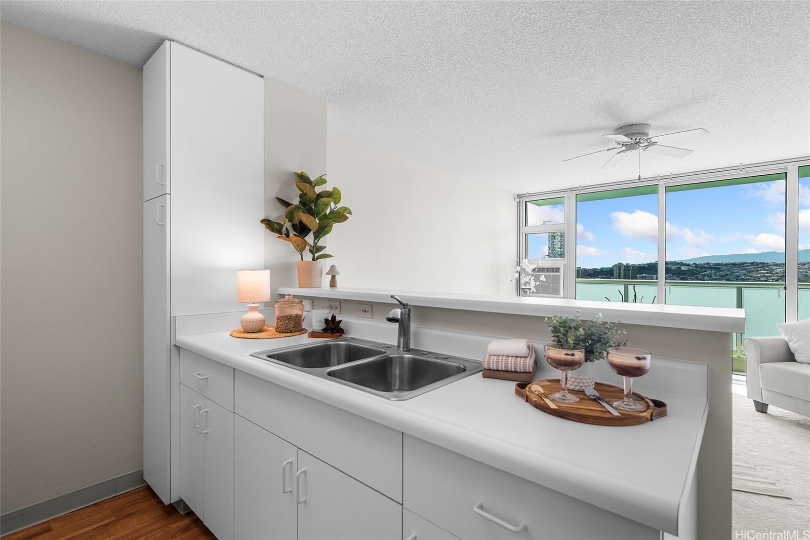 Country Club Village 6 condo # 1403, Honolulu, Hawaii - photo 10 of 17