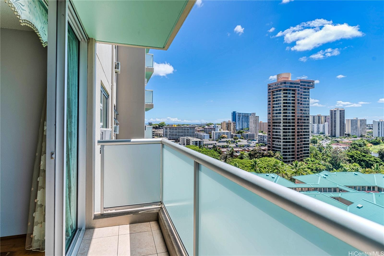 Country Club Village 6 condo # 1505, Honolulu, Hawaii - photo 12 of 15