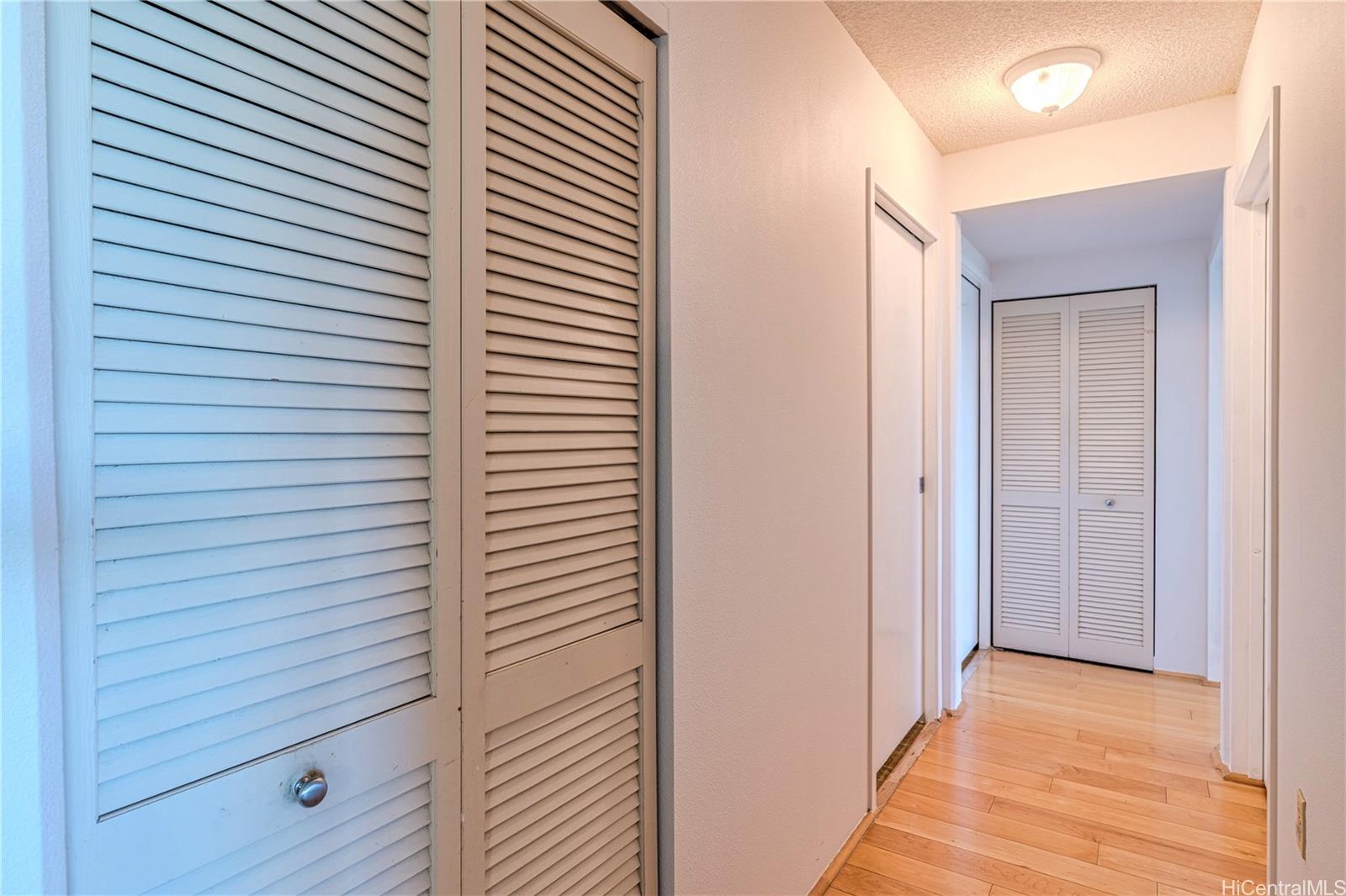 Country Club Village 6 condo # 1505, Honolulu, Hawaii - photo 6 of 15