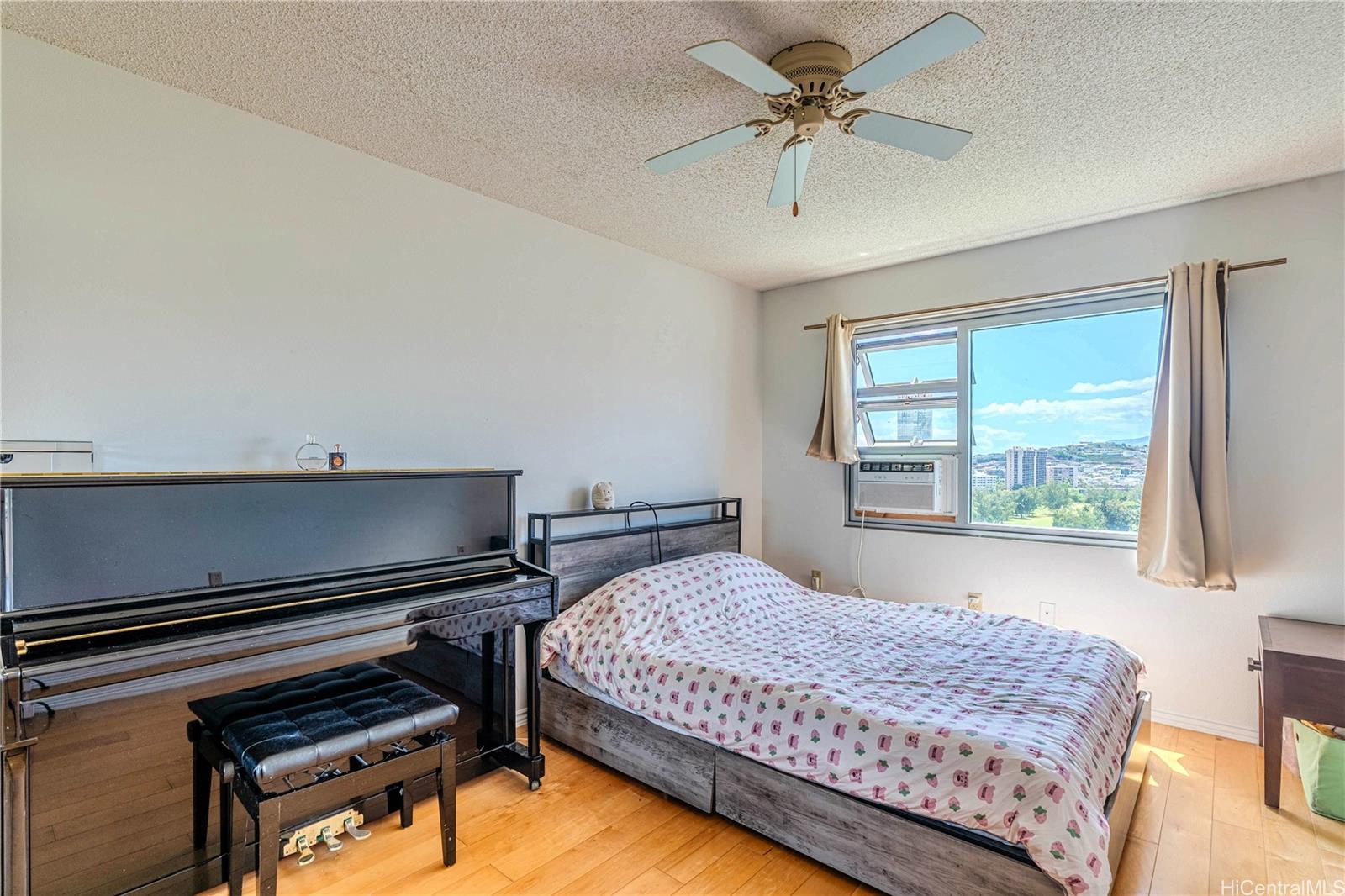 Country Club Village 6 condo # 1505, Honolulu, Hawaii - photo 9 of 17