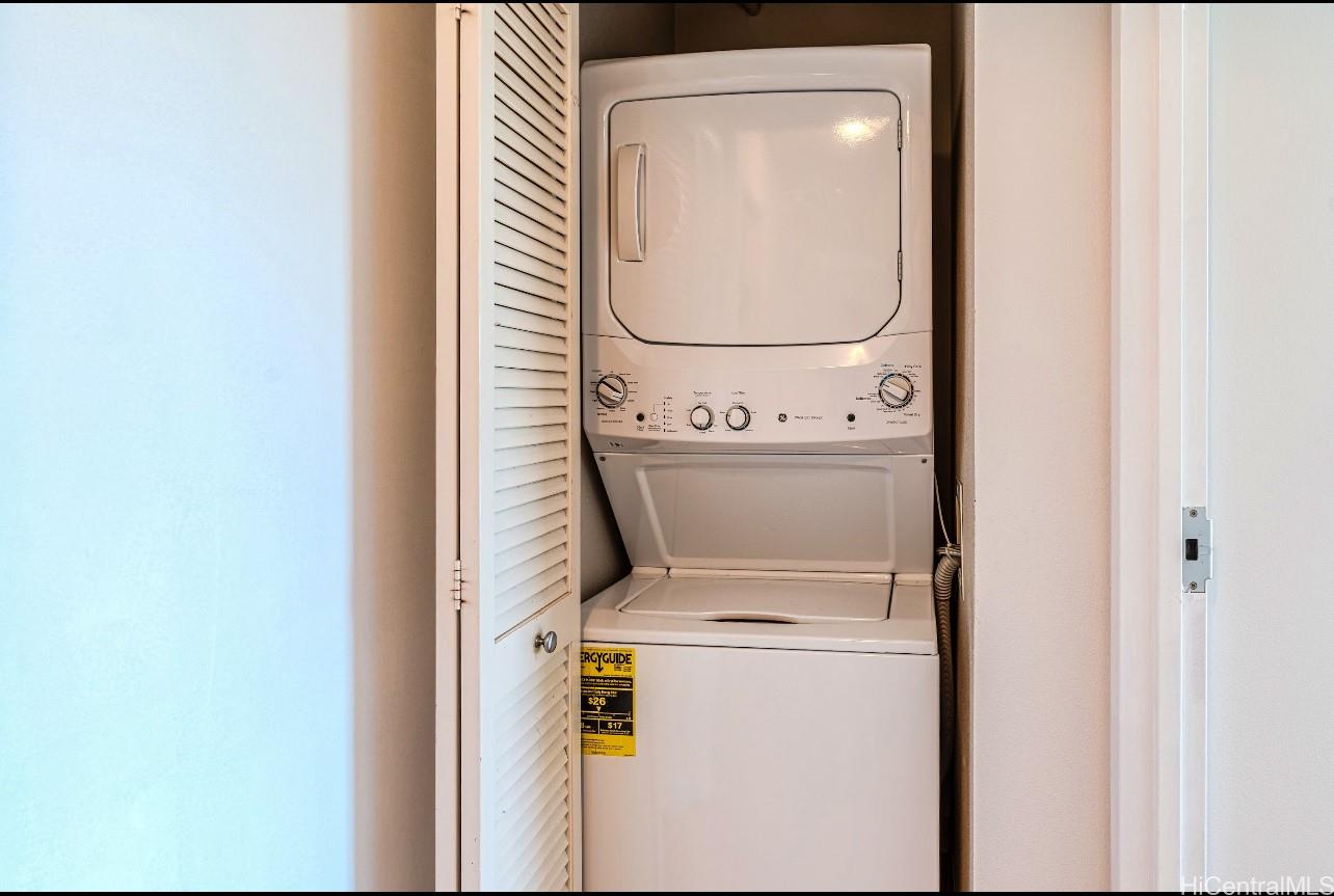 Country Club Village 6 condo # 1505, Honolulu, Hawaii - photo 4 of 11