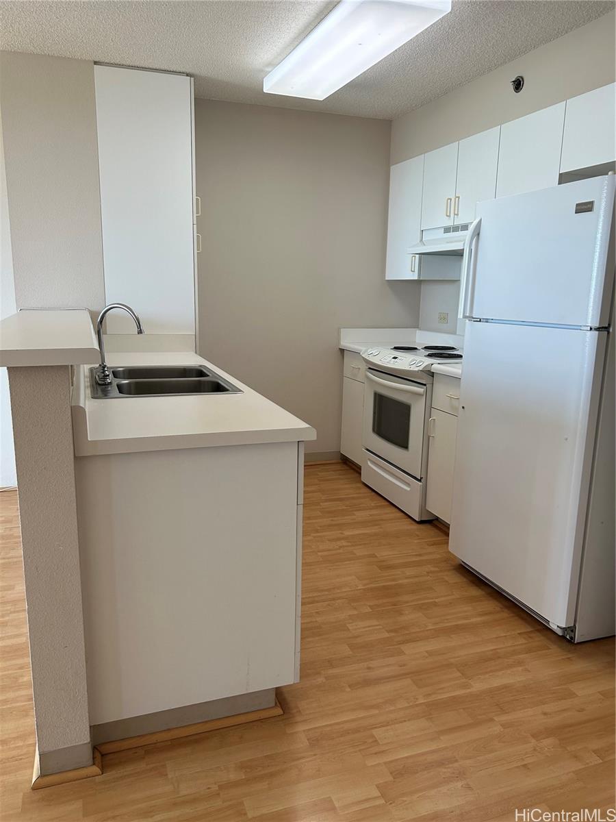 3009 Ala Makahala Place Honolulu - Rental - photo 6 of 10