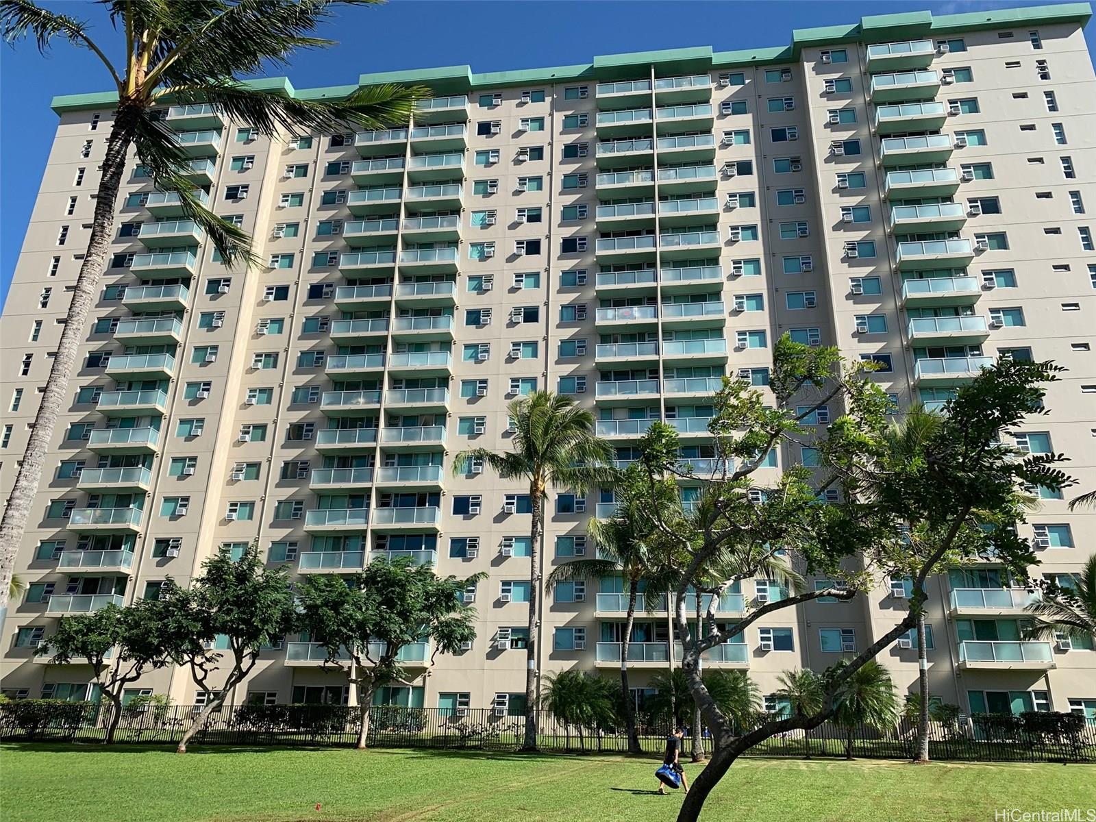 Country Club Village 6 1706, 3009 Ala Makahala Place, Honolulu Salt