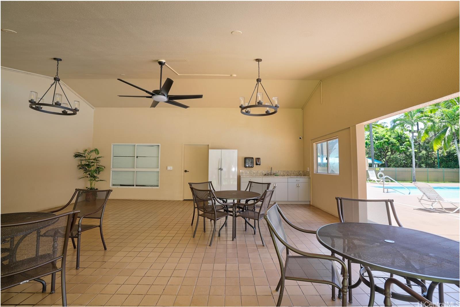 Country Club Village 6 condo # 1804, Honolulu, Hawaii - photo 18 of 20