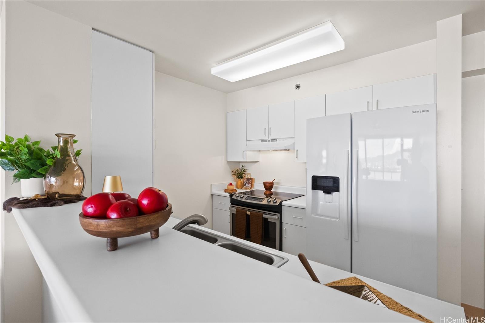 Country Club Village 6 condo # 1804, Honolulu, Hawaii - photo 5 of 20