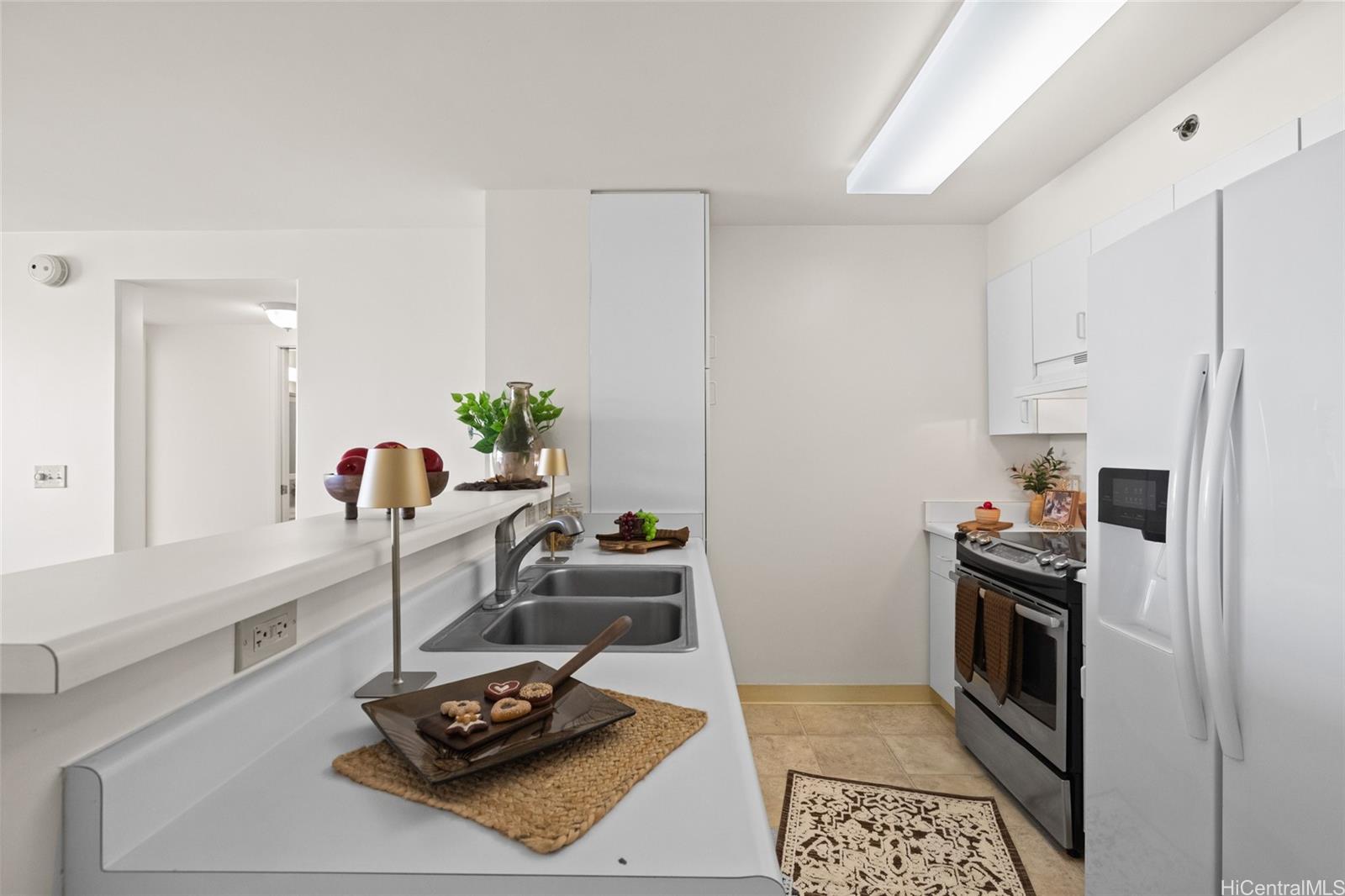 Country Club Village 6 condo # 1804, Honolulu, Hawaii - photo 7 of 20