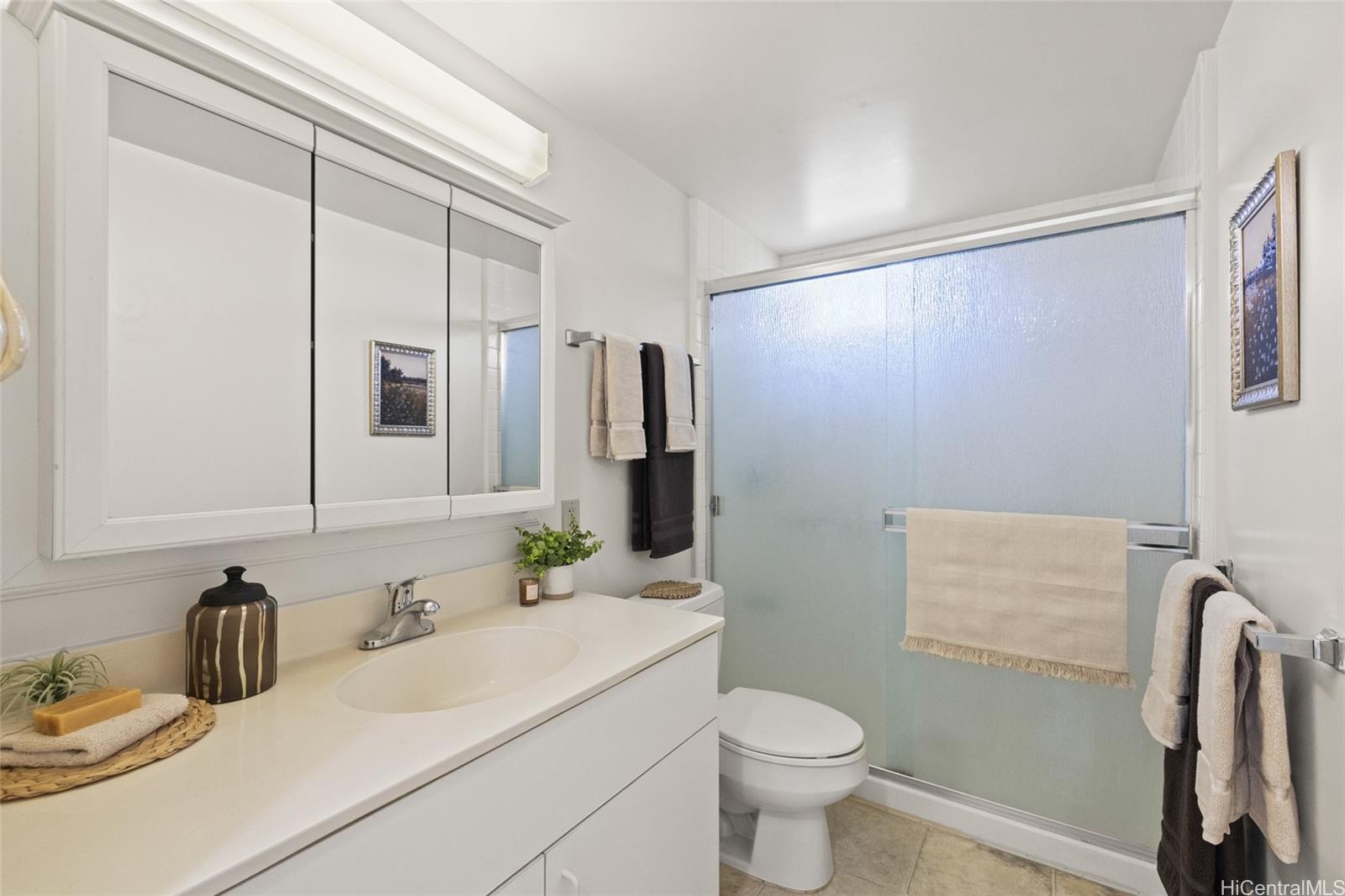 Country Club Village 6 condo # 1804, Honolulu, Hawaii - photo 10 of 20