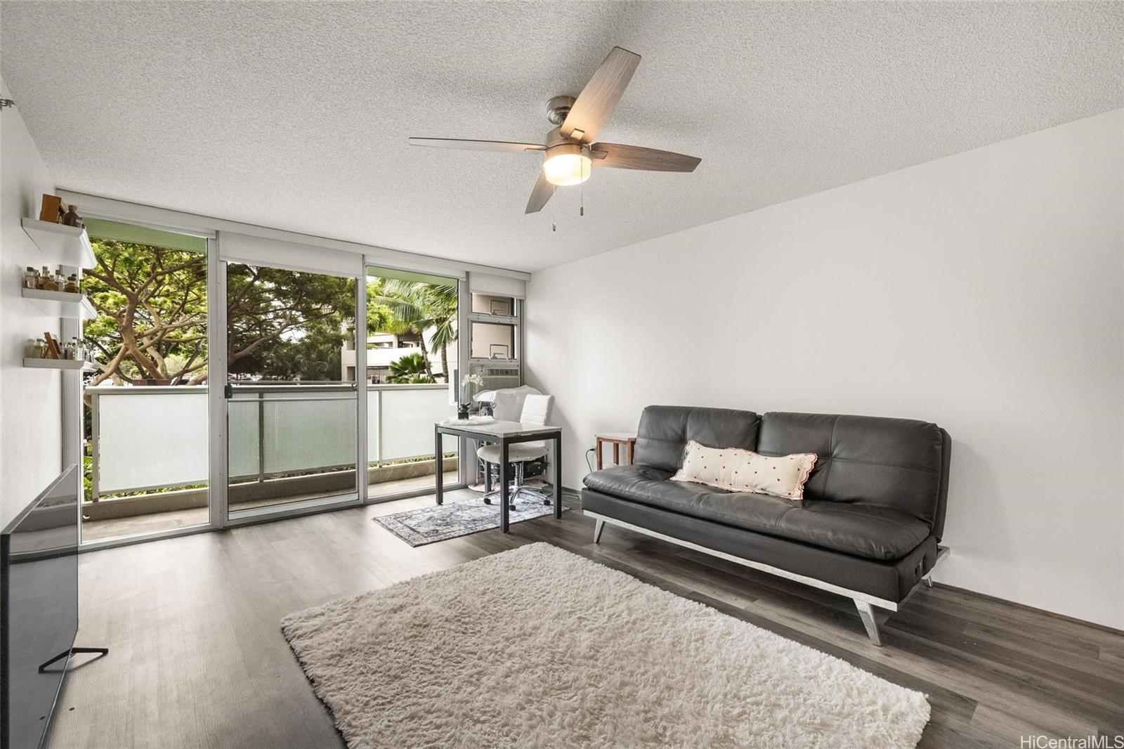 Country Club Village 6 condo # 214, Honolulu, Hawaii - photo 11 of 19