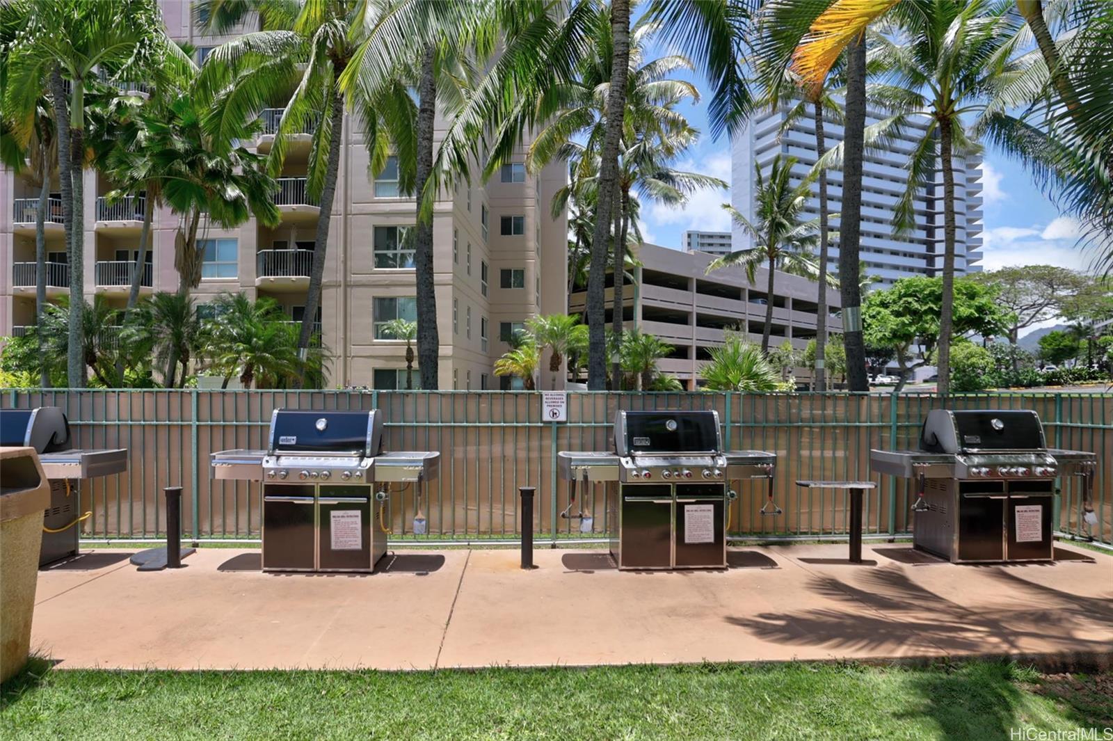 Country Club Village 6 condo # 214, Honolulu, Hawaii - photo 17 of 19