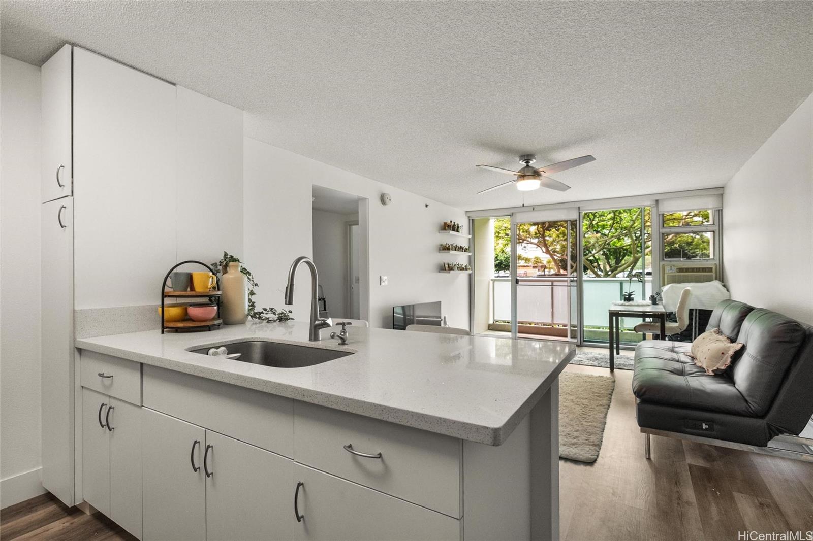 Country Club Village 6 condo # 214, Honolulu, Hawaii - photo 4 of 19