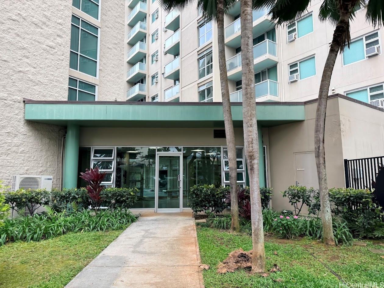Country Club Village 6 condo # 612, Honolulu, Hawaii - photo 2 of 25