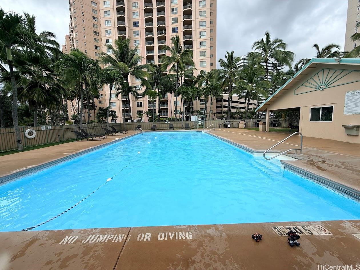 Country Club Village 6 condo # 612, Honolulu, Hawaii - photo 19 of 25