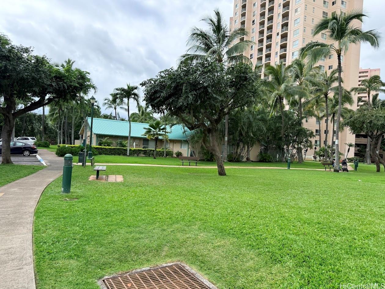 Country Club Village 6 condo # 612, Honolulu, Hawaii - photo 20 of 25