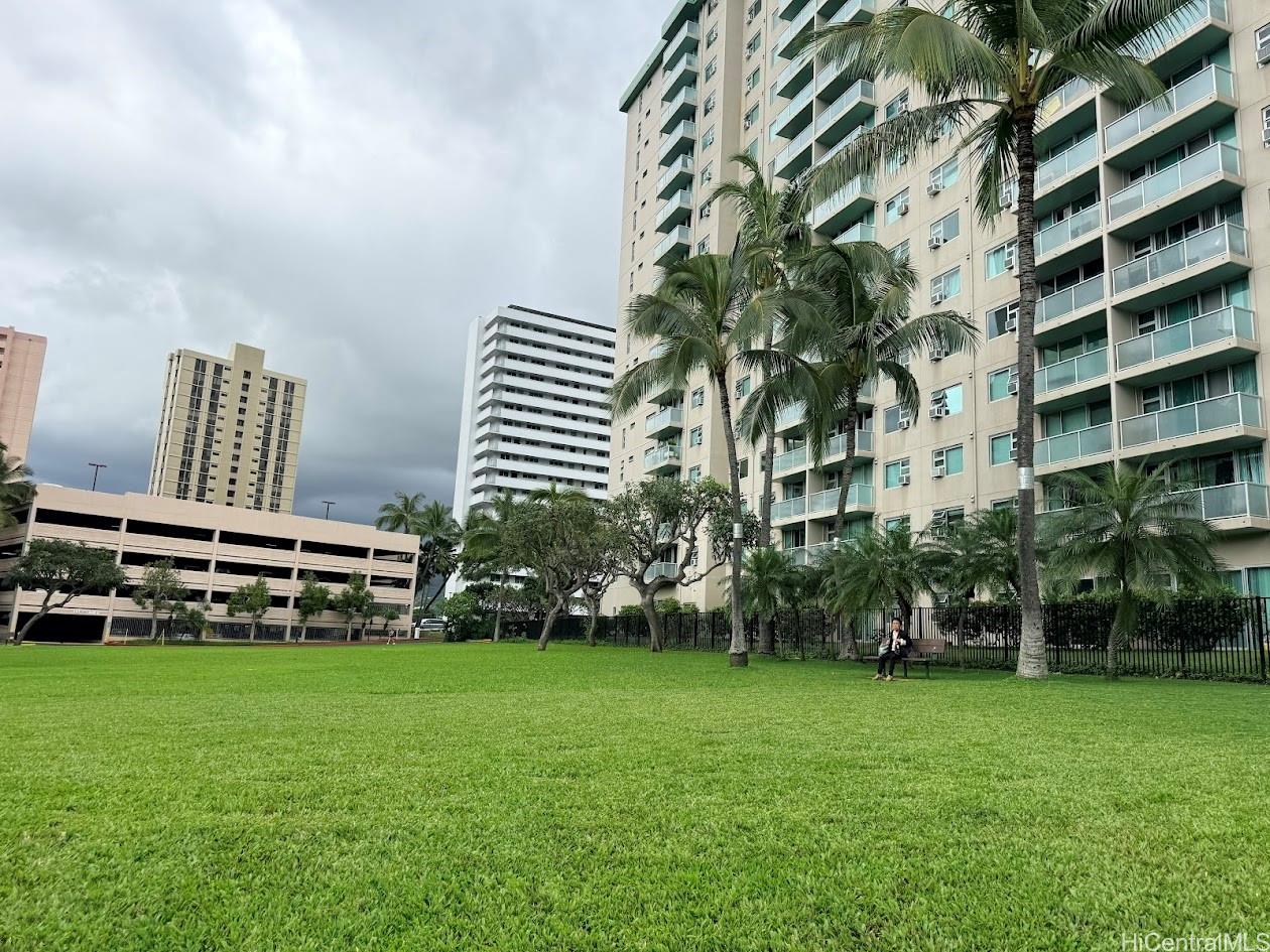 Country Club Village 6 condo # 612, Honolulu, Hawaii - photo 21 of 25