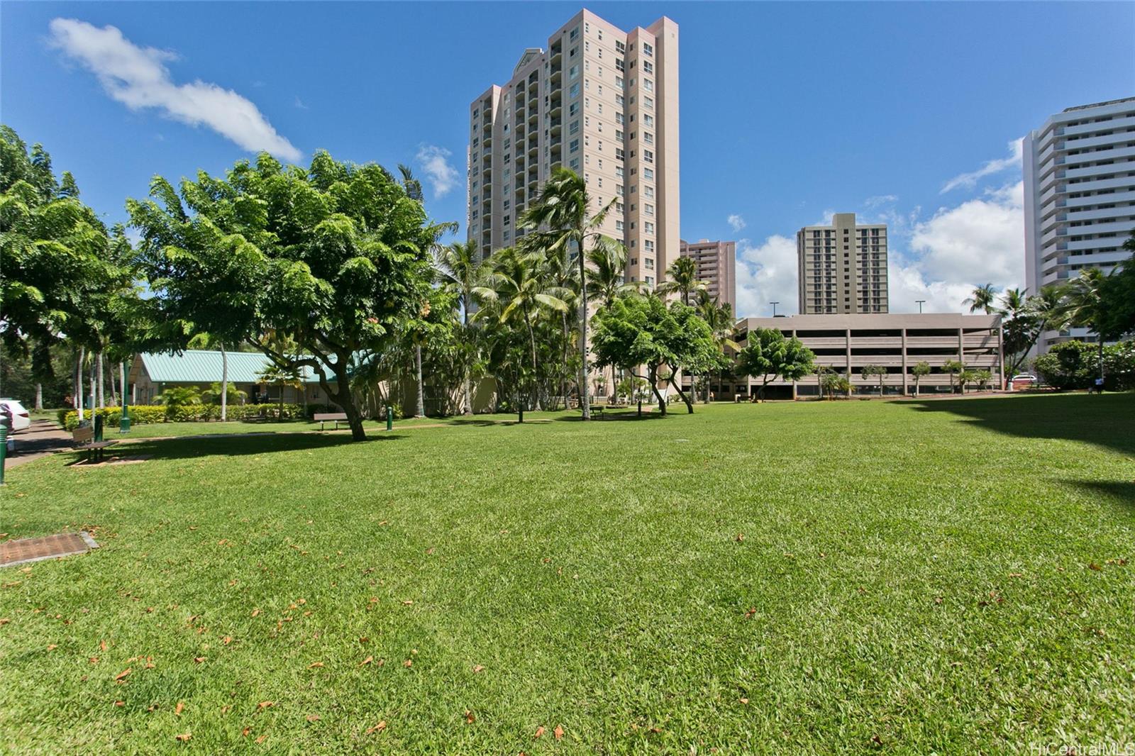 Country Club Village 6 condo # 808, Honolulu, Hawaii - photo 3 of 15