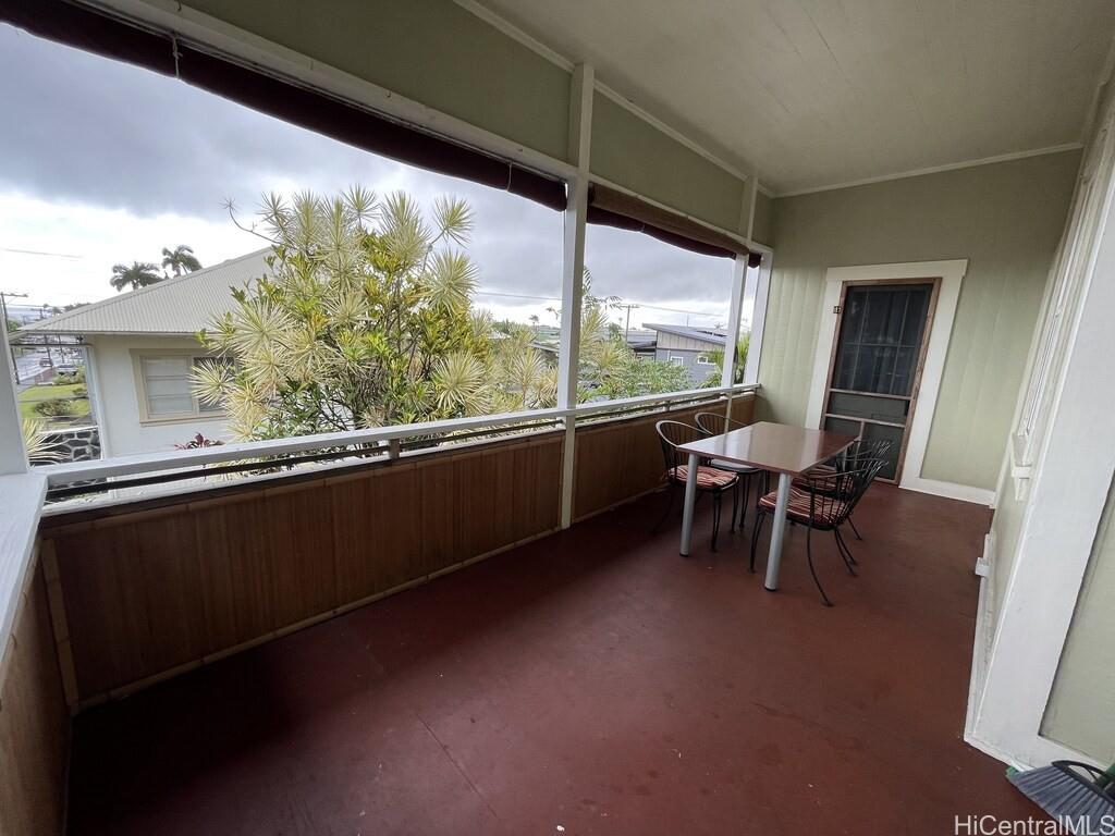 301  Ponahawai St Hilo, South Hilo home - photo 4 of 12