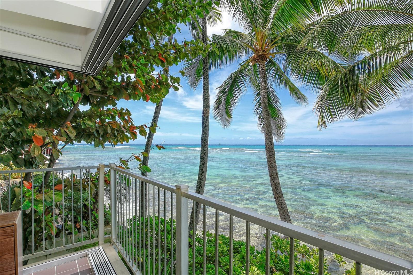 Oceanside Manor condo # 201, Honolulu, Hawaii - photo 4 of 25
