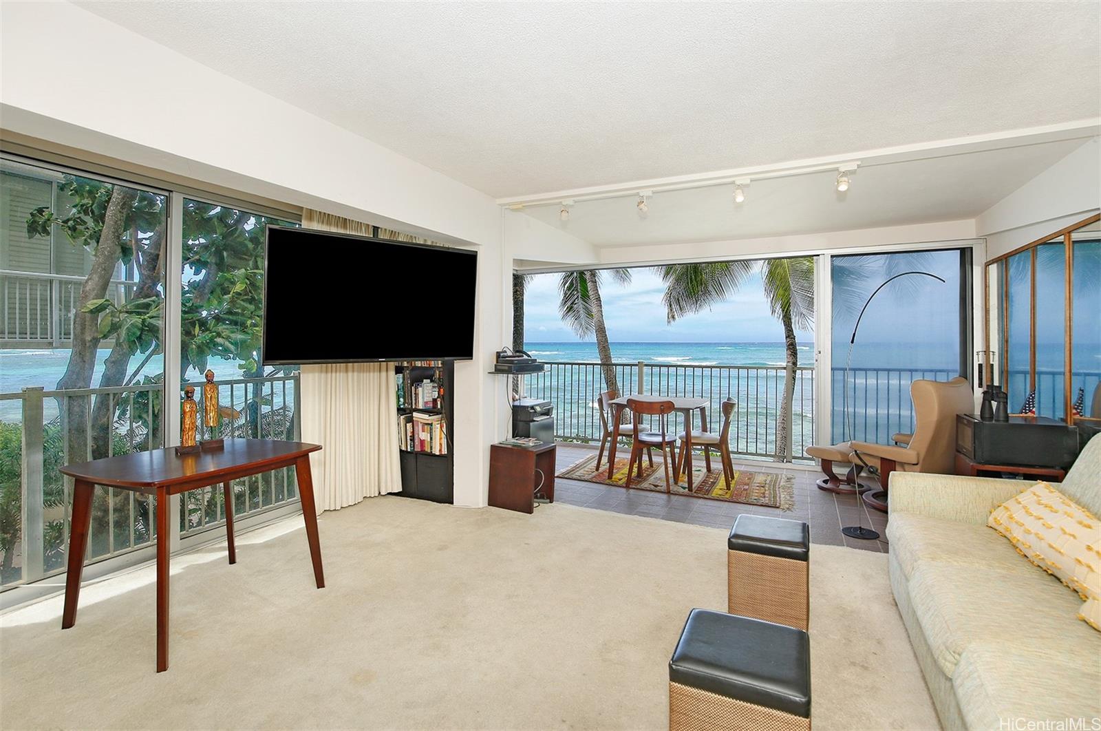 Oceanside Manor condo # 201, Honolulu, Hawaii - photo 5 of 25