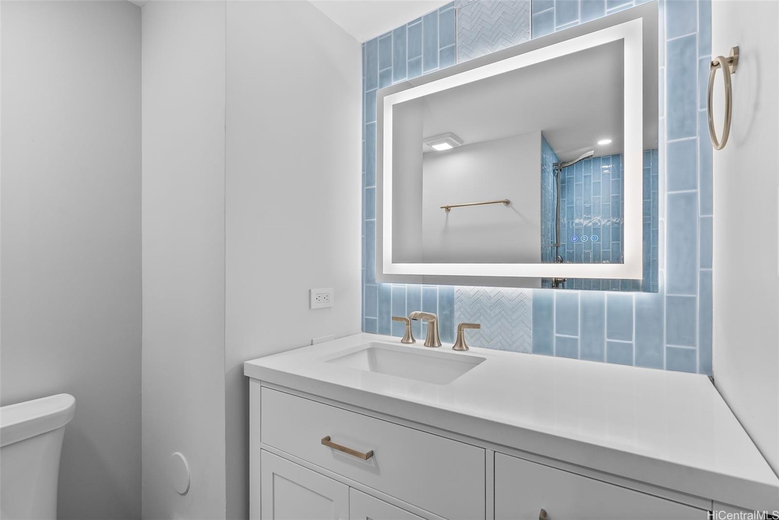 Oceanside Manor condo # 201, Honolulu, Hawaii - photo 16 of 25