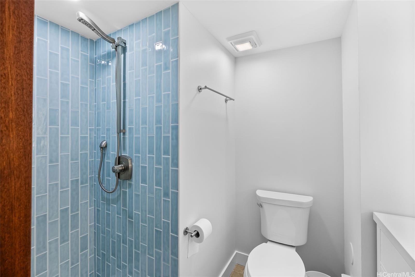 Oceanside Manor condo # 201, Honolulu, Hawaii - photo 17 of 25