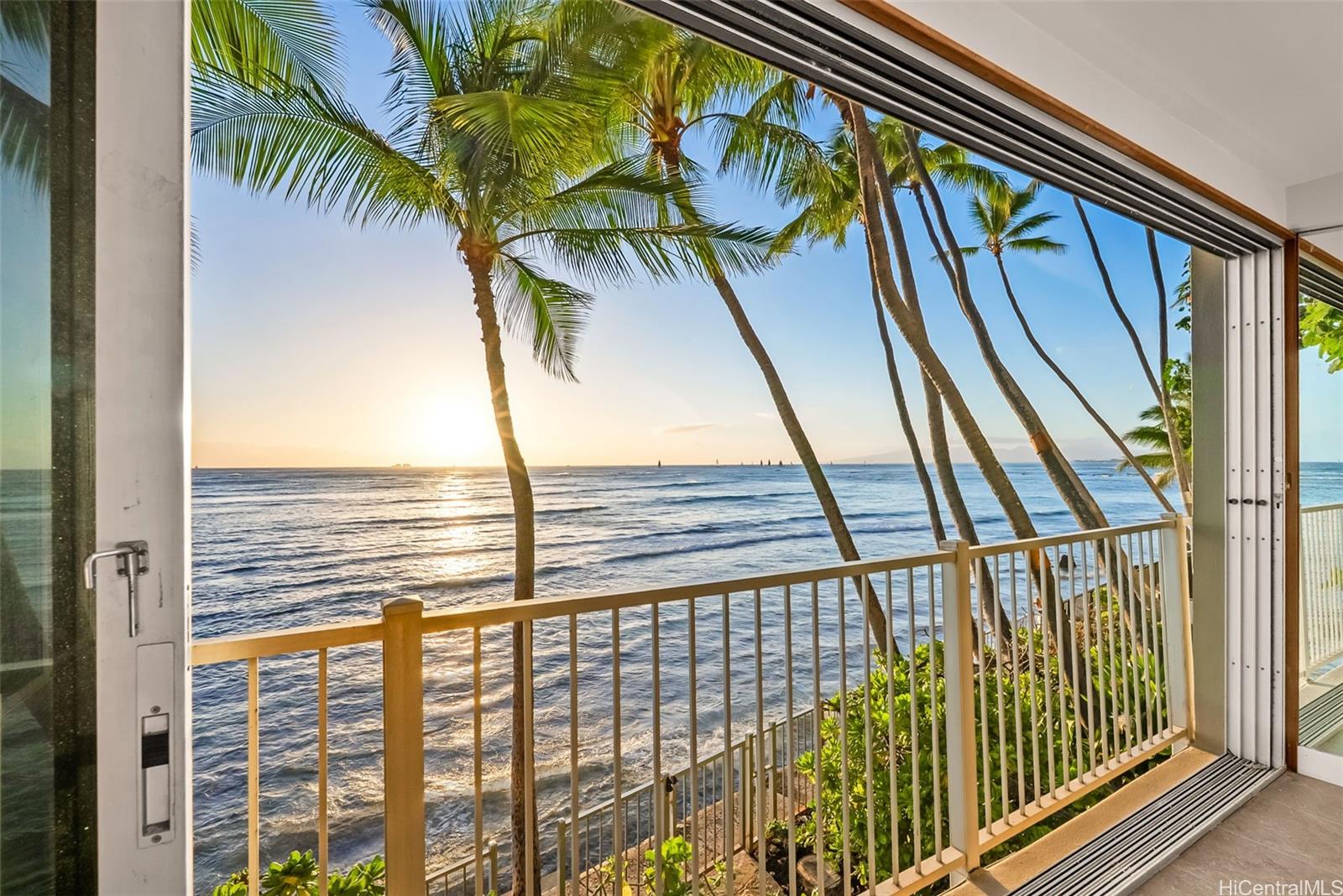 Oceanside Manor condo # 201, Honolulu, Hawaii - photo 3 of 25