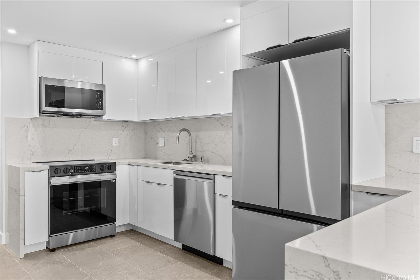 Oceanside Manor condo # 201, Honolulu, Hawaii - photo 6 of 25