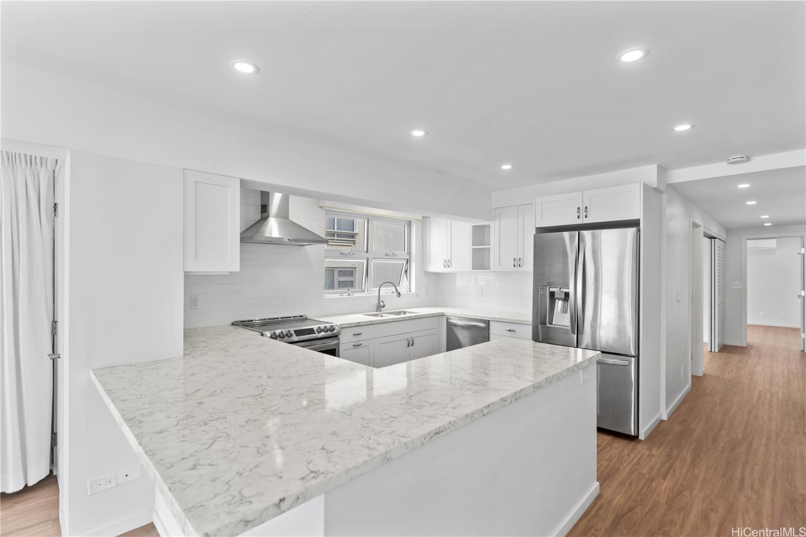 Oceanside Manor condo # 402, Honolulu, Hawaii - photo 6 of 25