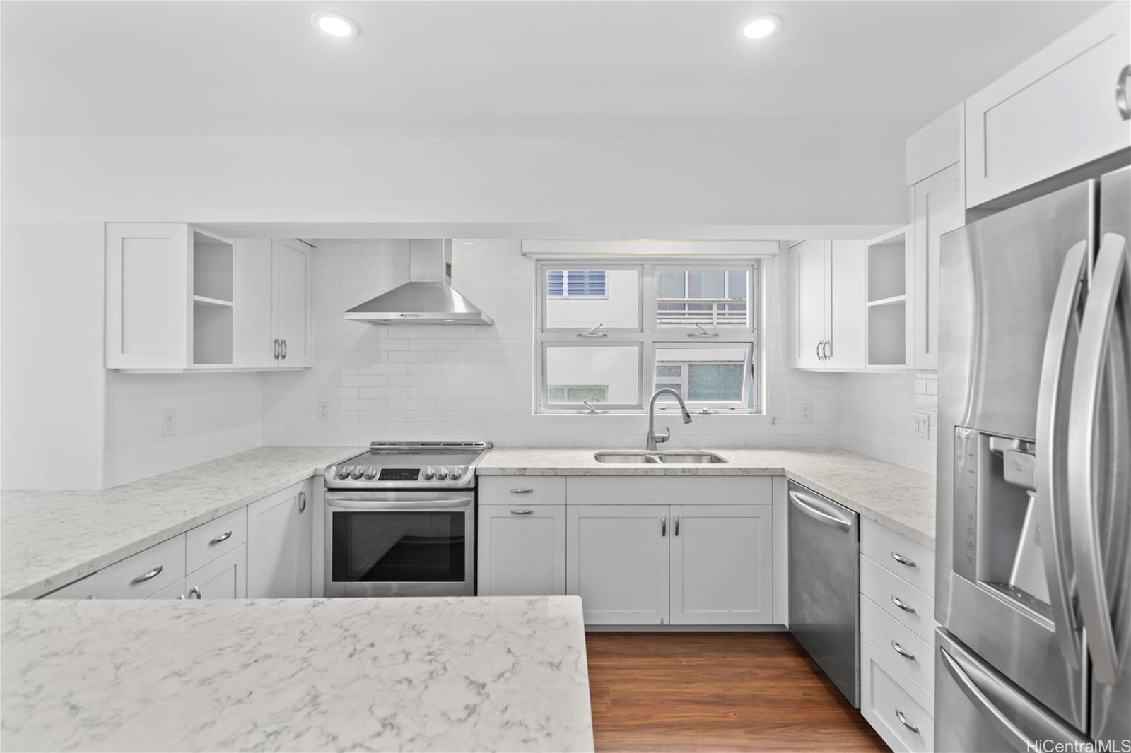 Oceanside Manor condo # 402, Honolulu, Hawaii - photo 7 of 25