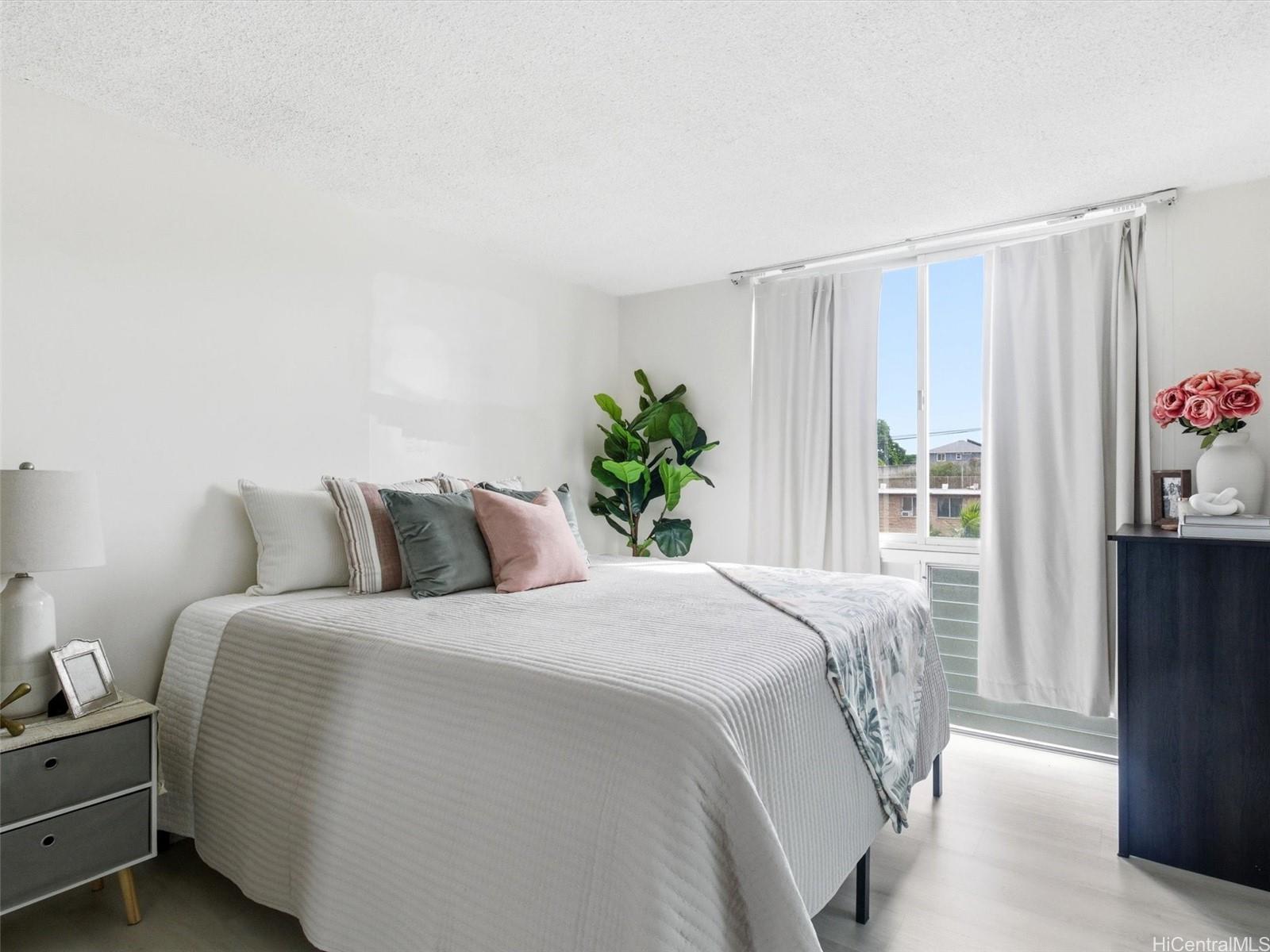 Kahana Kai condo # 404, HONOLULU, Hawaii - photo 11 of 17