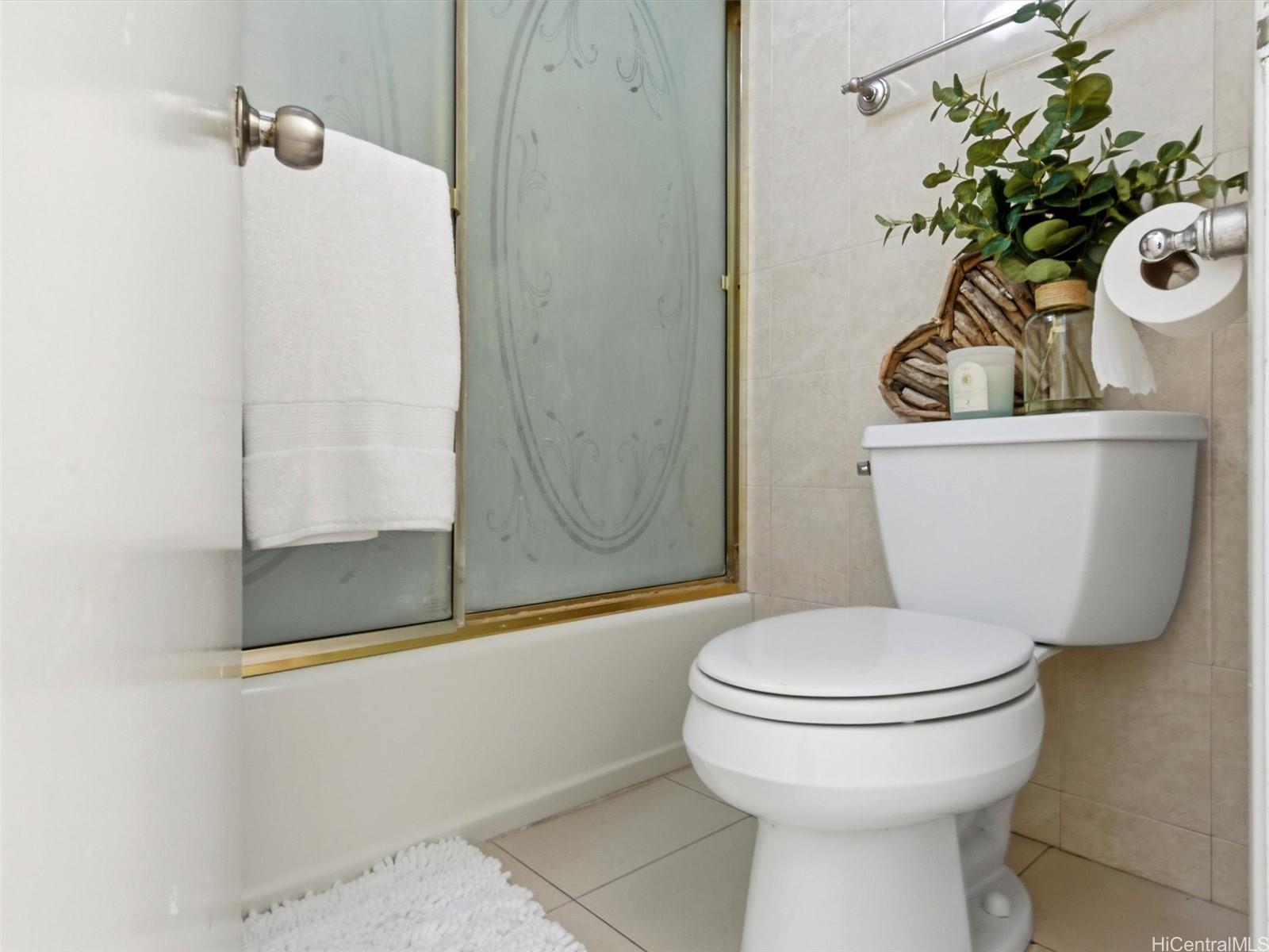 Kahana Kai condo # 404, HONOLULU, Hawaii - photo 16 of 17