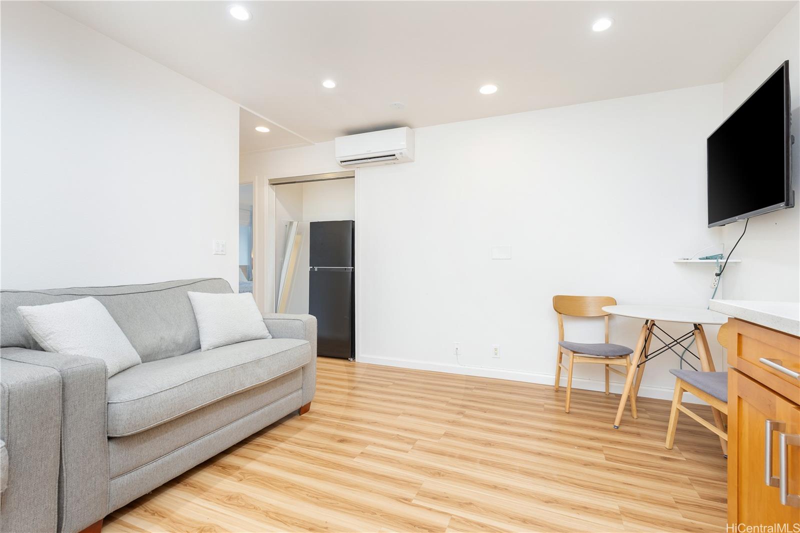 3024 Lakimau Street Honolulu - Multi-family - photo 18 of 25