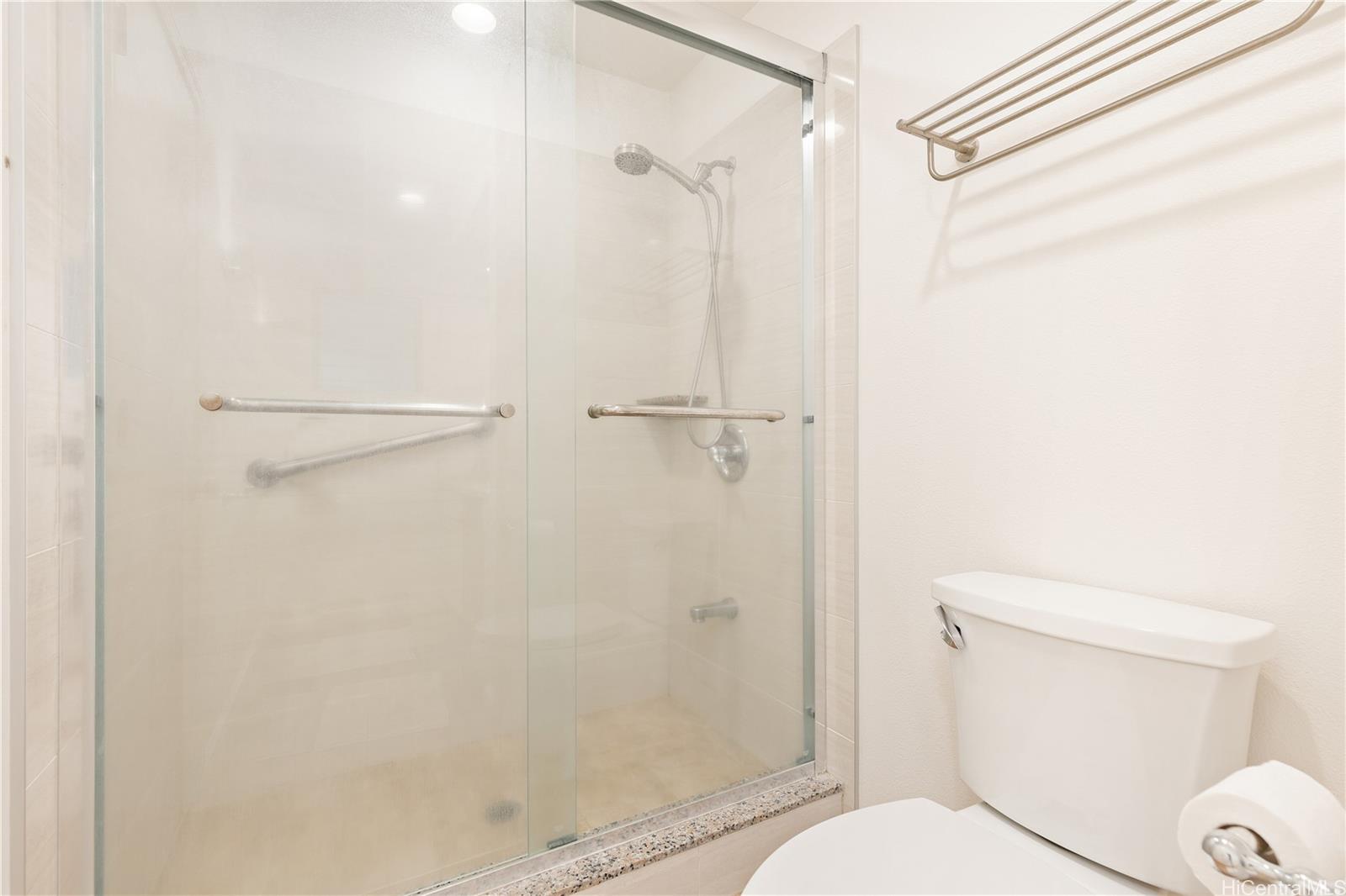 3024 Lakimau Street Honolulu - Multi-family - photo 22 of 25