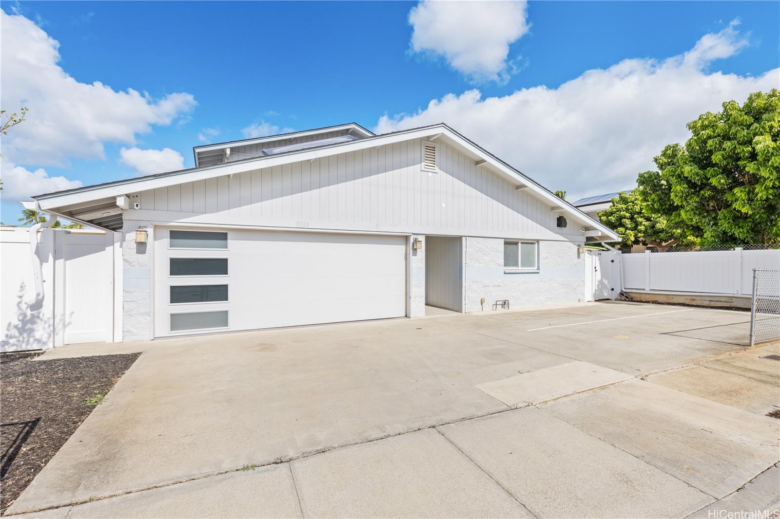3024  Lakimau Street Kapahulu, Diamond Head home - photo 2 of 25