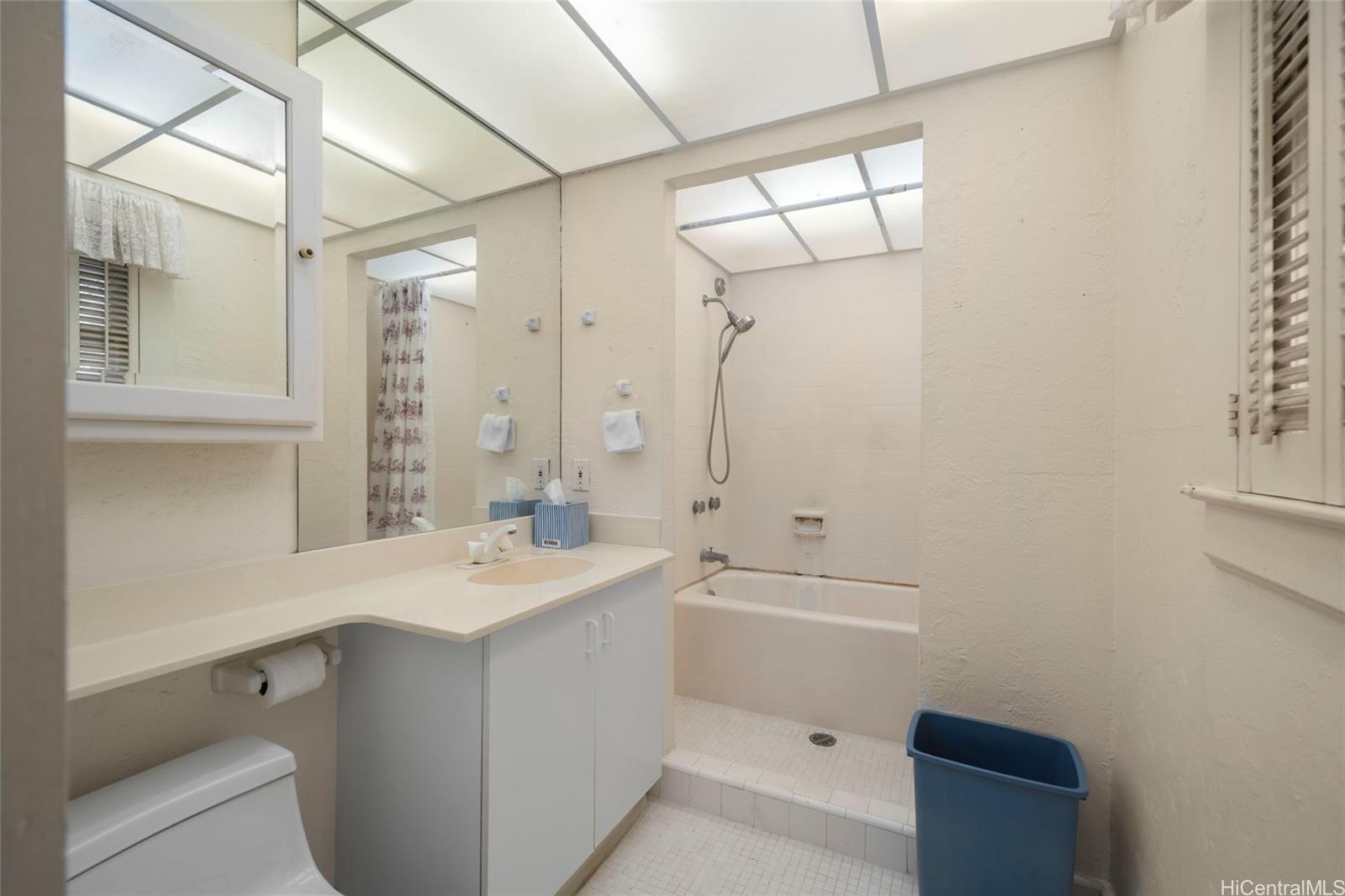 3027  Kalakaua Ave Diamond Head, Diamond Head home - photo 16 of 20