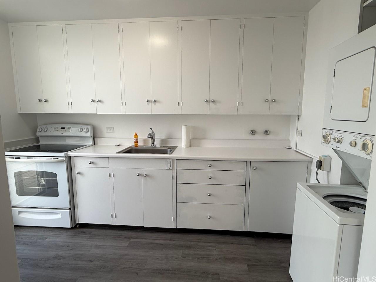 3027 Pualei Cir Honolulu - Rental - photo 2 of 5